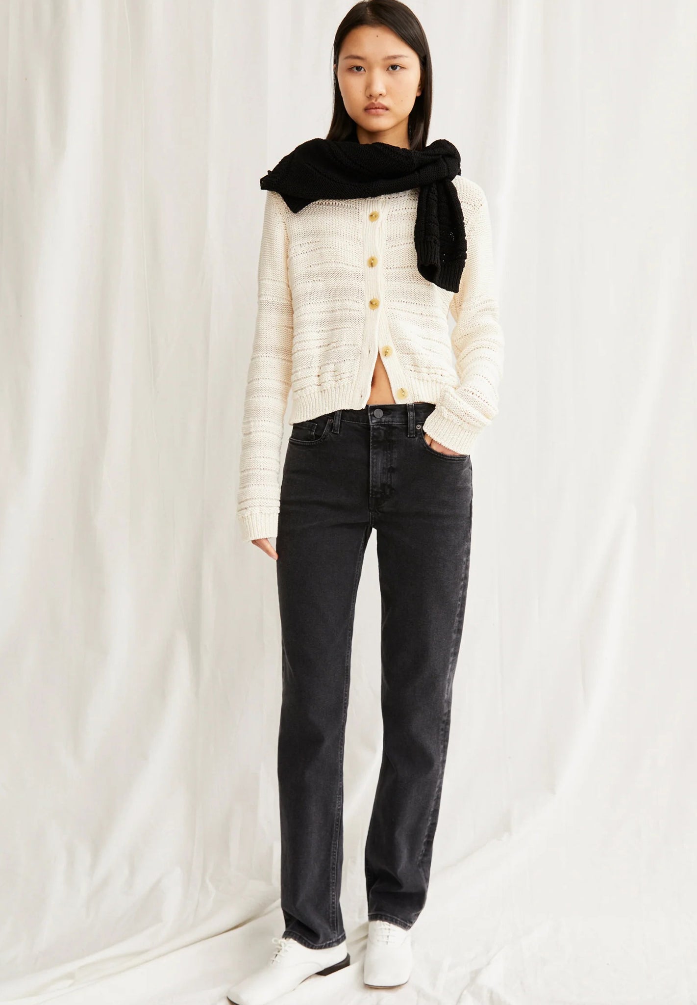 ARMEDANGELS - Carenaa - Ebony - BACKYARD