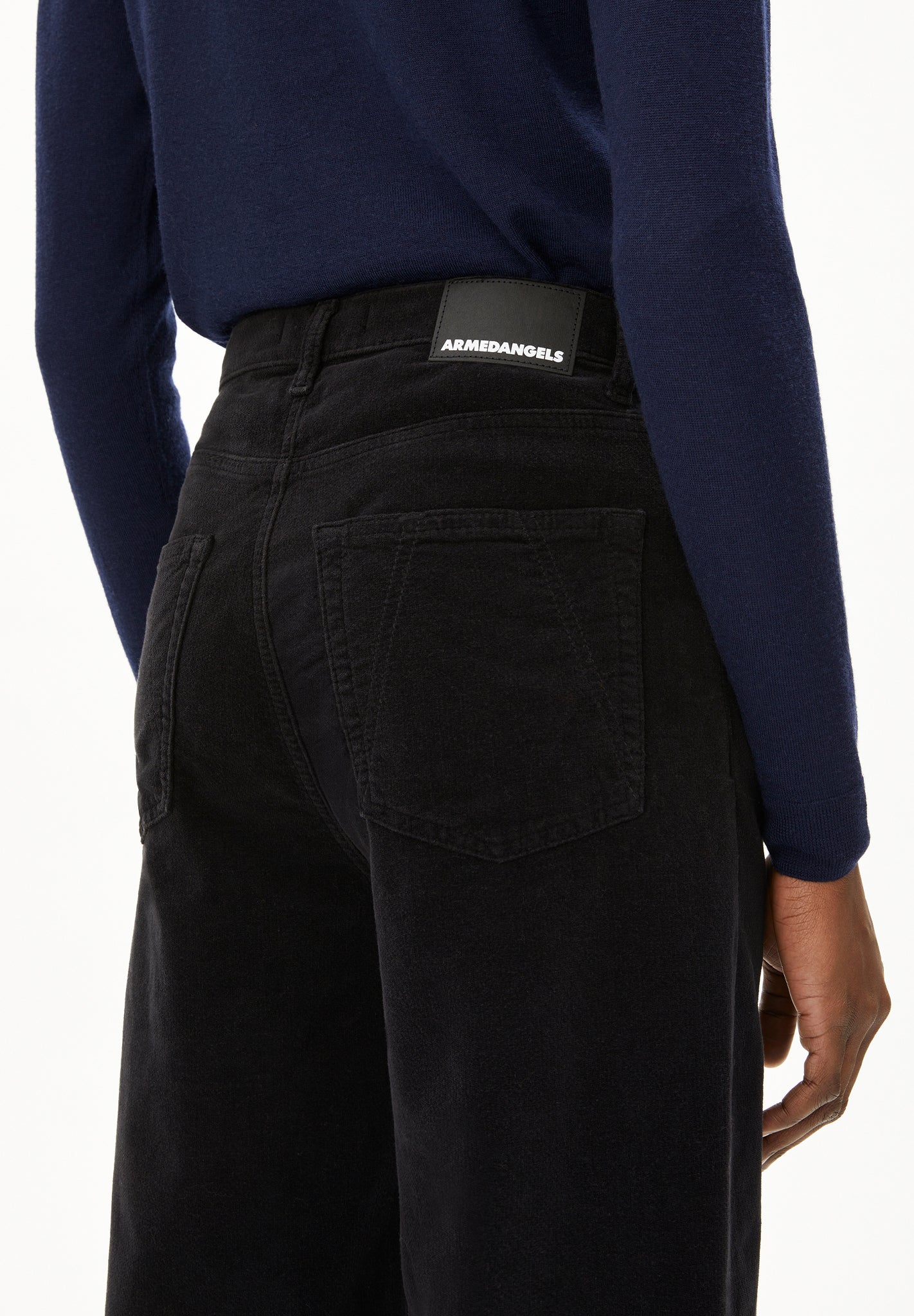 ARMEDANGELS - Enijaa Velvet - Black - BACKYARD