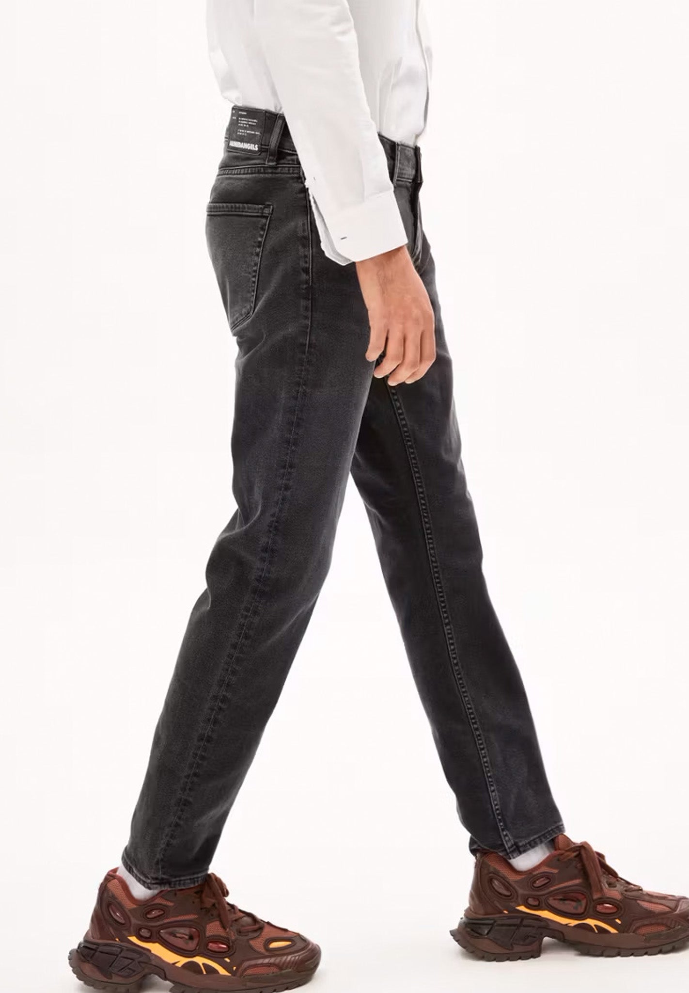 ARMEDANGELS - Iaan - Wavy Black - BACKYARD