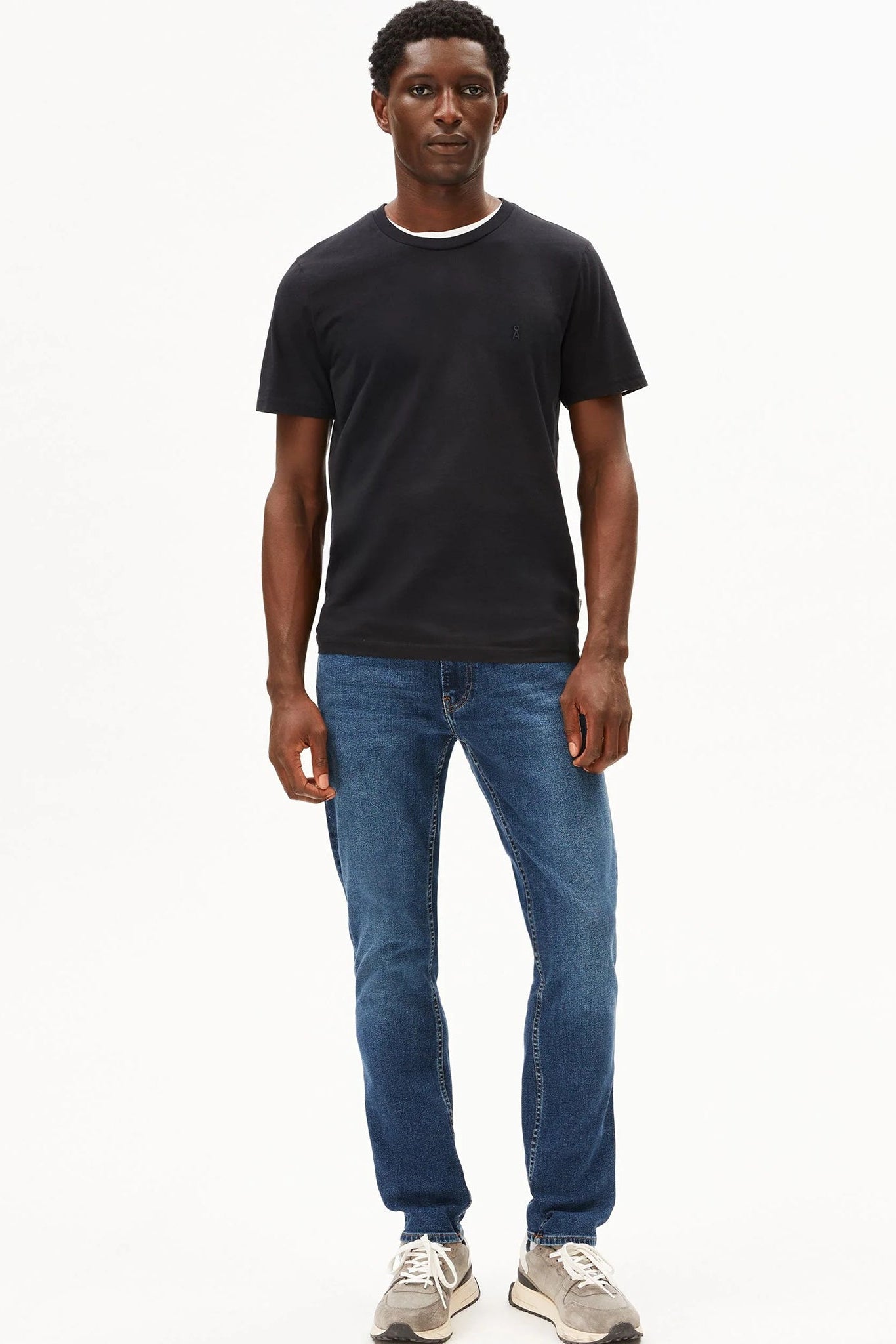 ARMEDANGELS - Jaames - Black - BACKYARD