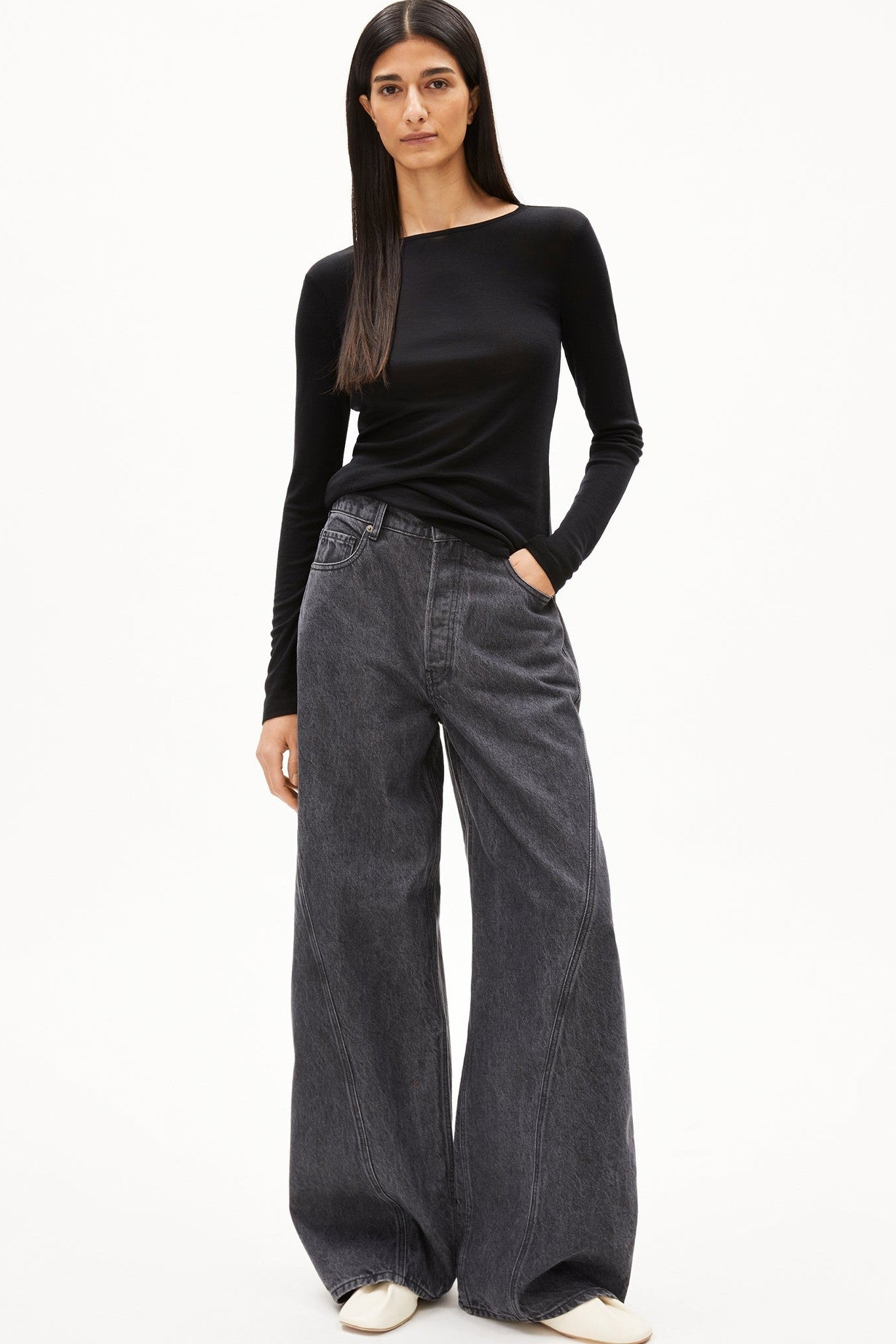 ARMEDANGELS - Maiaa Wool Blend - Black - BACKYARD