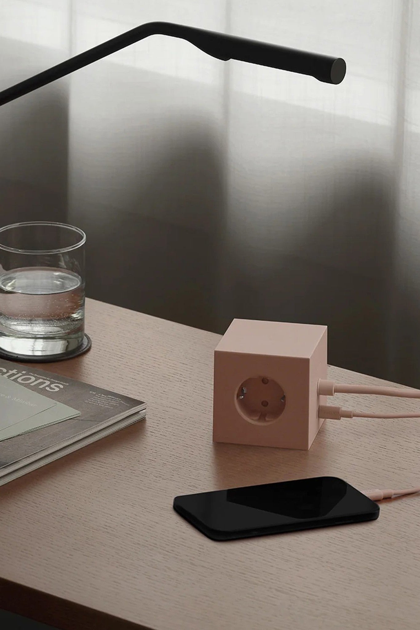 AVOLT - Square 1 USB - C & Magnet - New Pink - BACKYARD