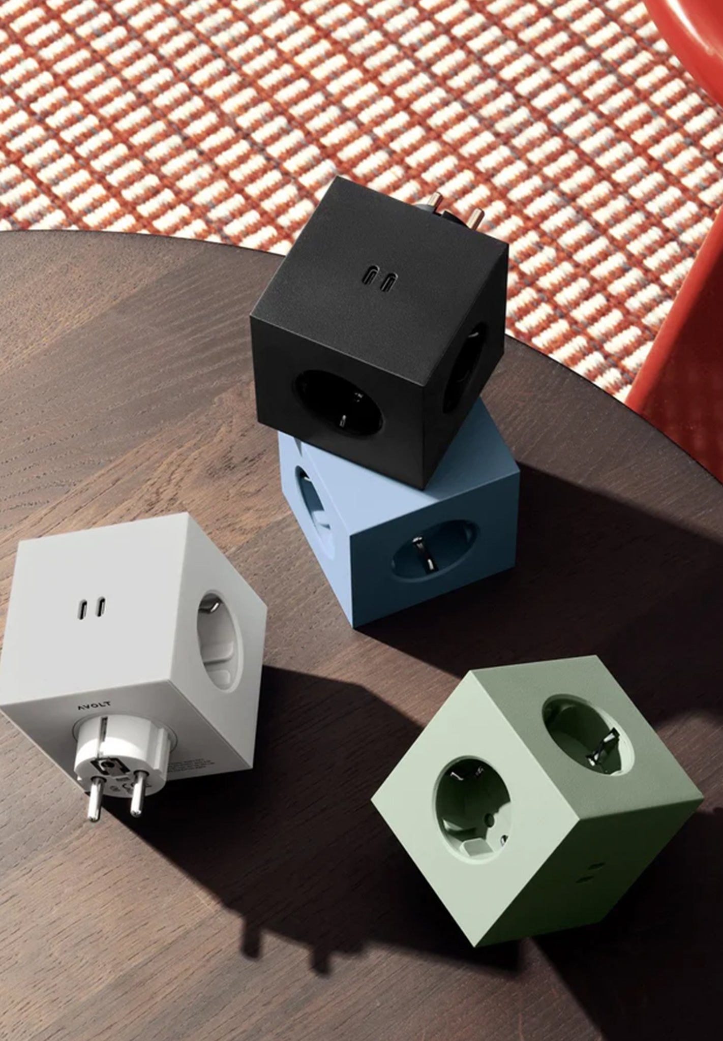 AVOLT - Square 2 - Oak Green - BACKYARD