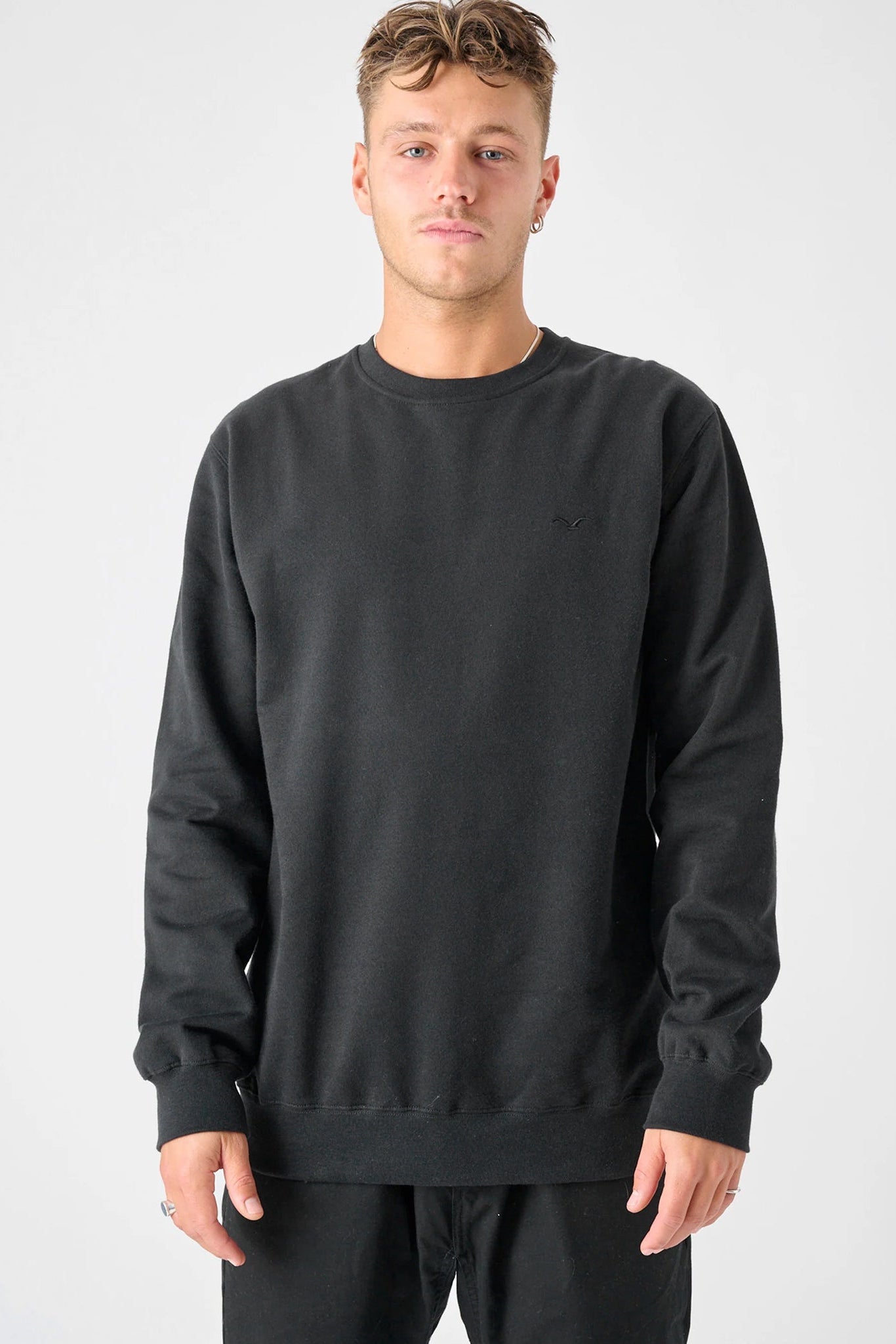 CLEPTOMANICX - Ligull Crewneck - Black - BACKYARD
