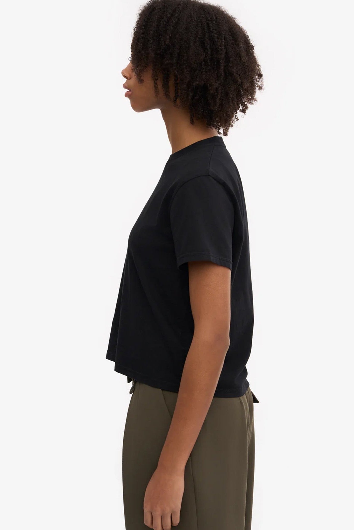 COLORFUL STANDARD - Organic Boxy Crop Tee - Deep Black - BACKYARD