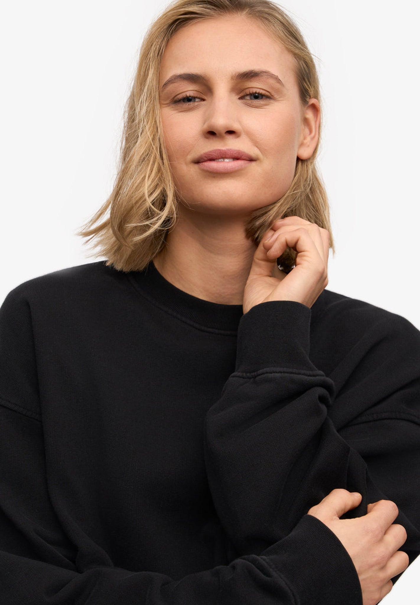 COLORFUL STANDARD - Organic Oversized Crew - Deep Black - BACKYARD