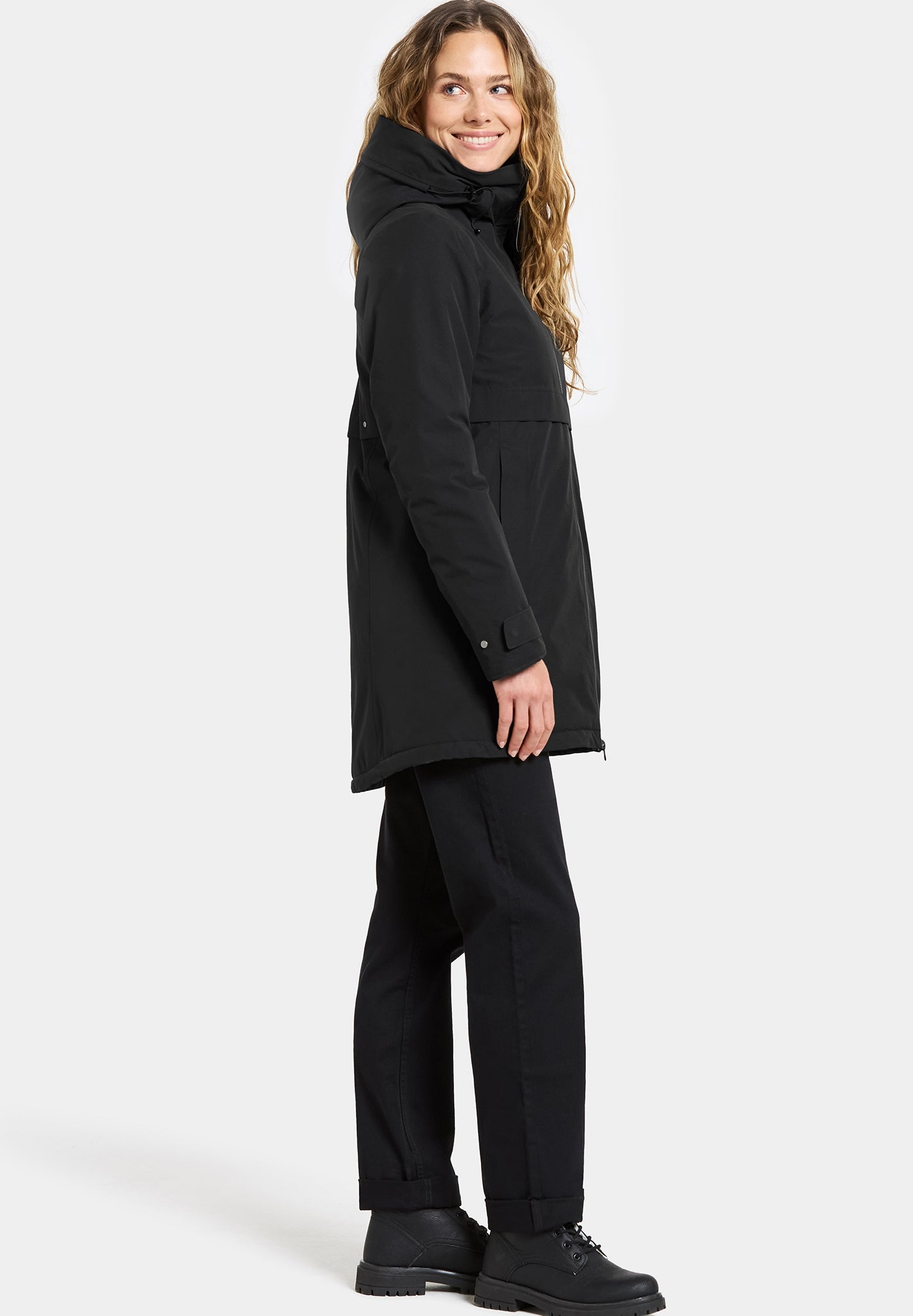 DIDRIKSONS - Helle Women’s Parka 6 - Black - BACKYARD