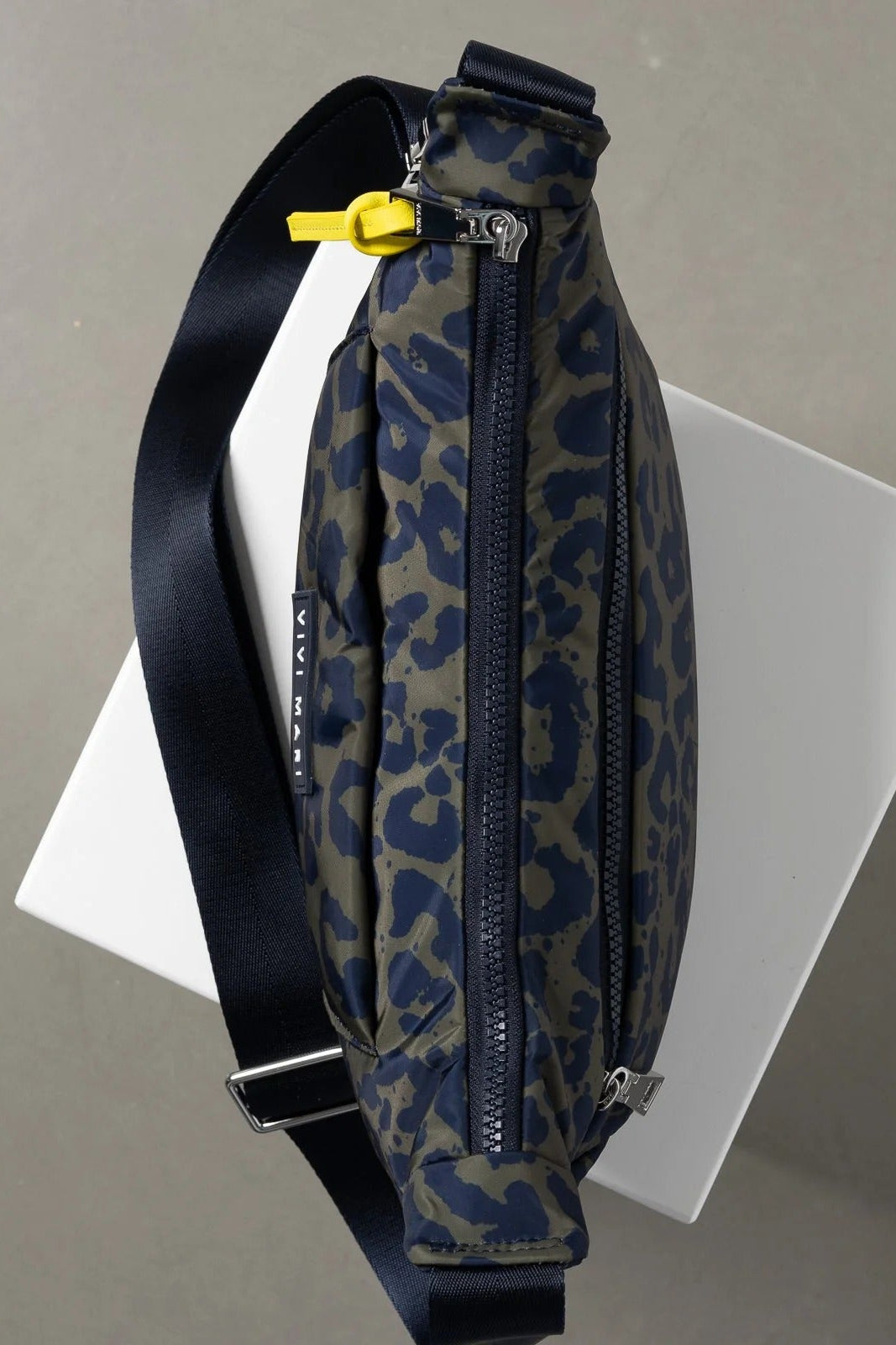Padded Hip Bag Medium
