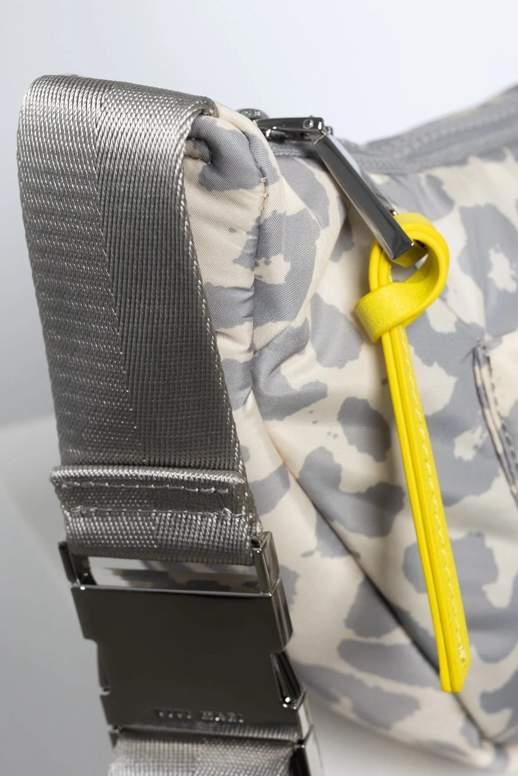 Padded Hip Bag Medium