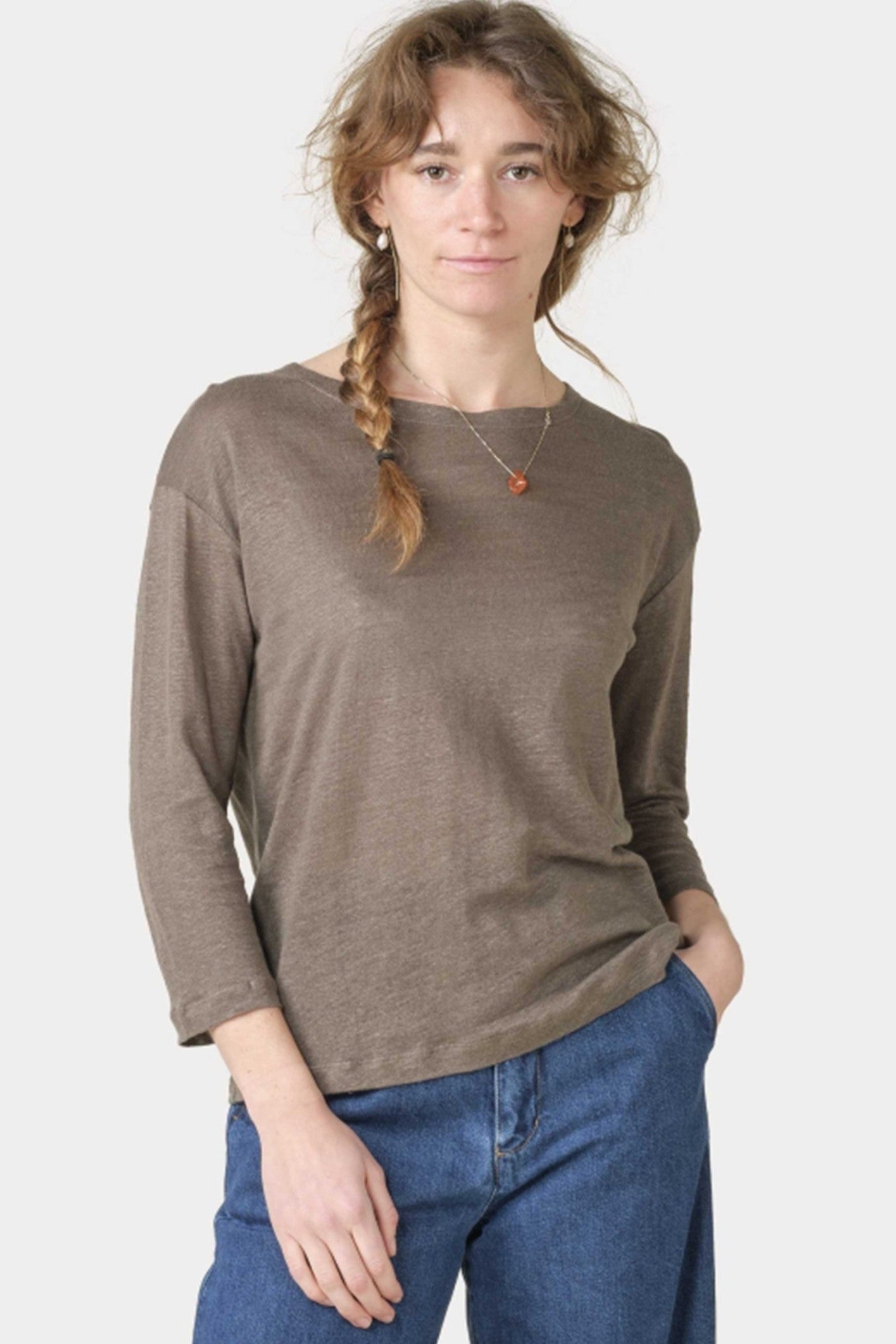 KLITMOLLER COLLECTIVE - Gudrun LS Tee - Taupe - BACKYARD