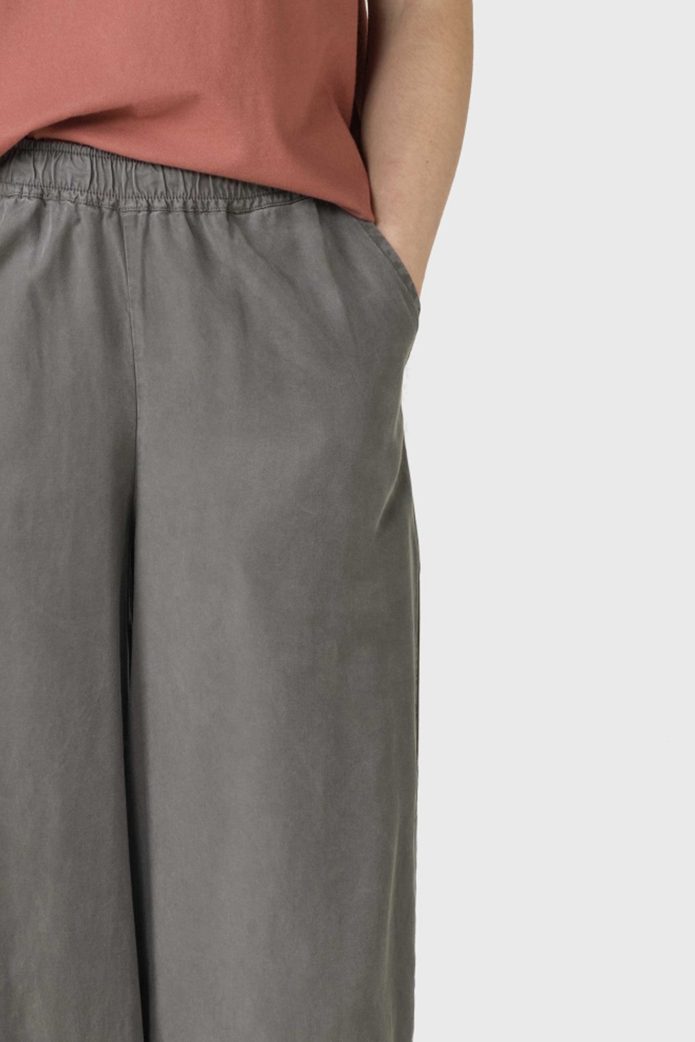 KLITMOLLER COLLECTIVE - Kaja Lyocell - Taupe - BACKYARD