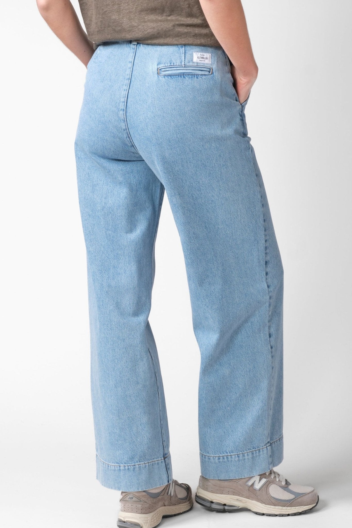 KLITMOLLER COLLECTIVE - Lydia Denim Pants - Extra Light Blue Stonewash - BACKYARD