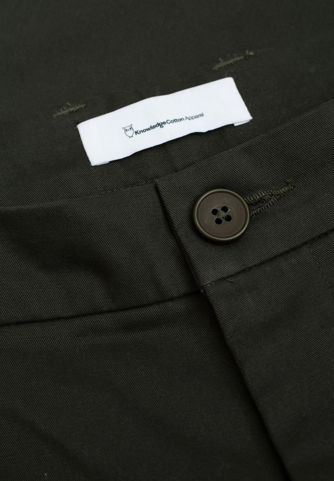 KNOWLEDGE COTTON - Chuck Regular Chino Twill Pants - Forest Night - BACKYARD