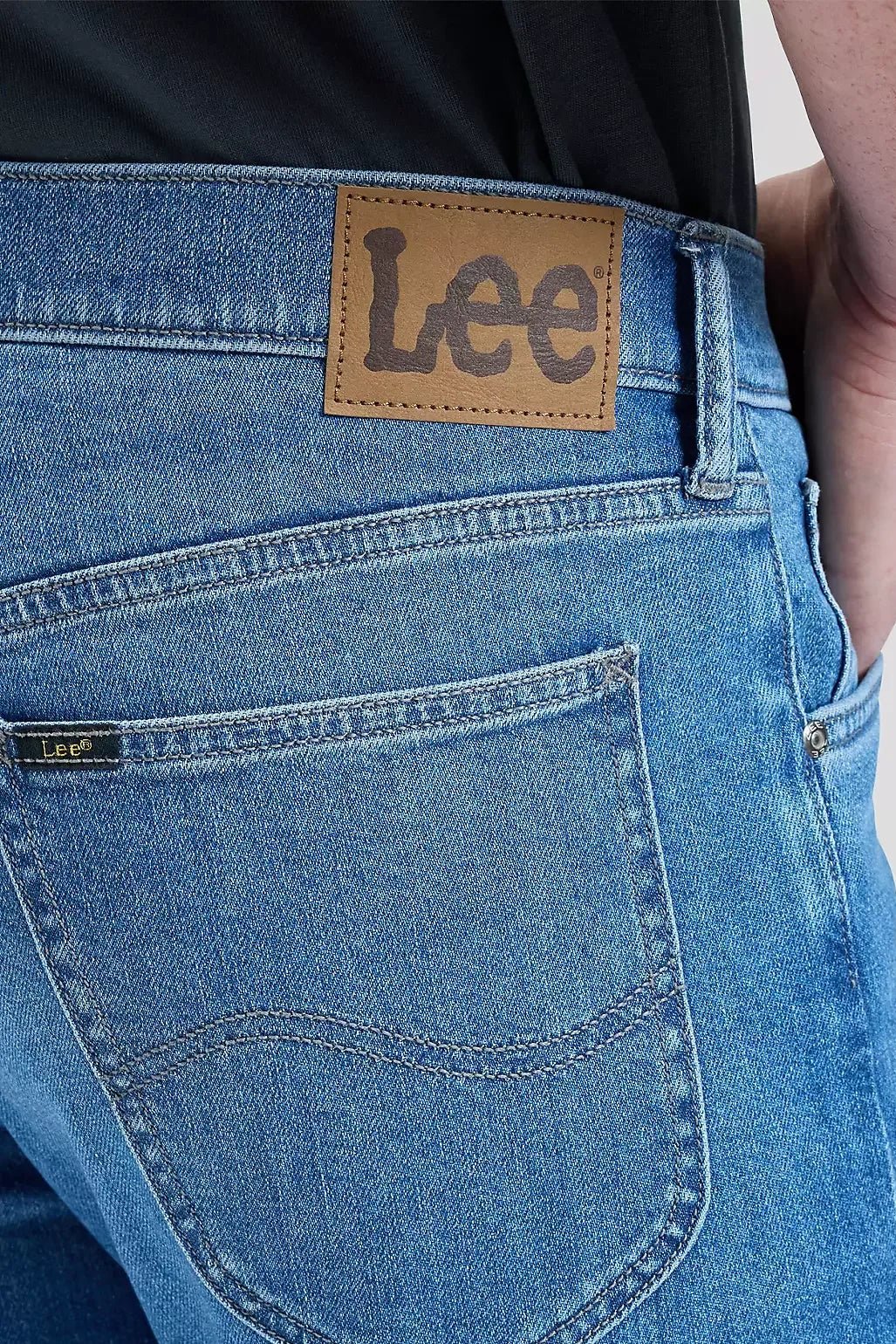 LEE - Daren - Skyfall - BACKYARD