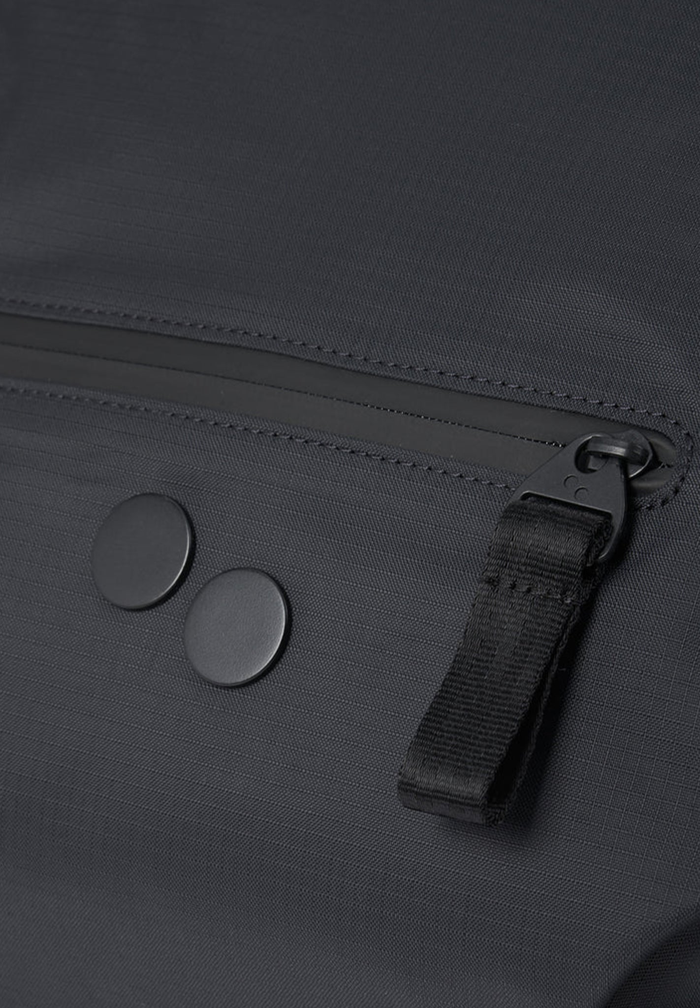 PINQPONQ - Aksel Hipbag - Solid Black - BACKYARD