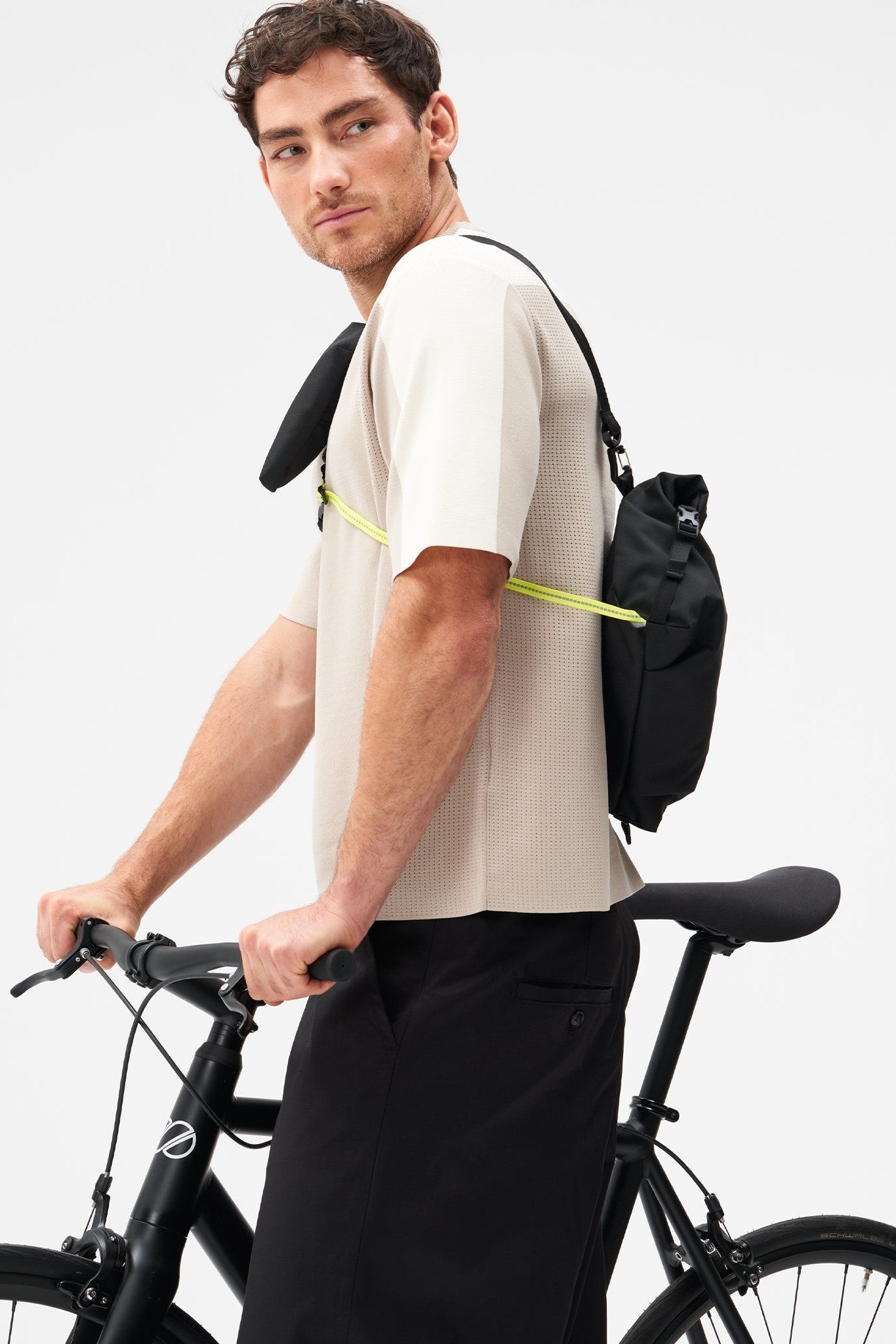 PINQPONQ - Aksel Hipbag - Rooted Black - BACKYARD