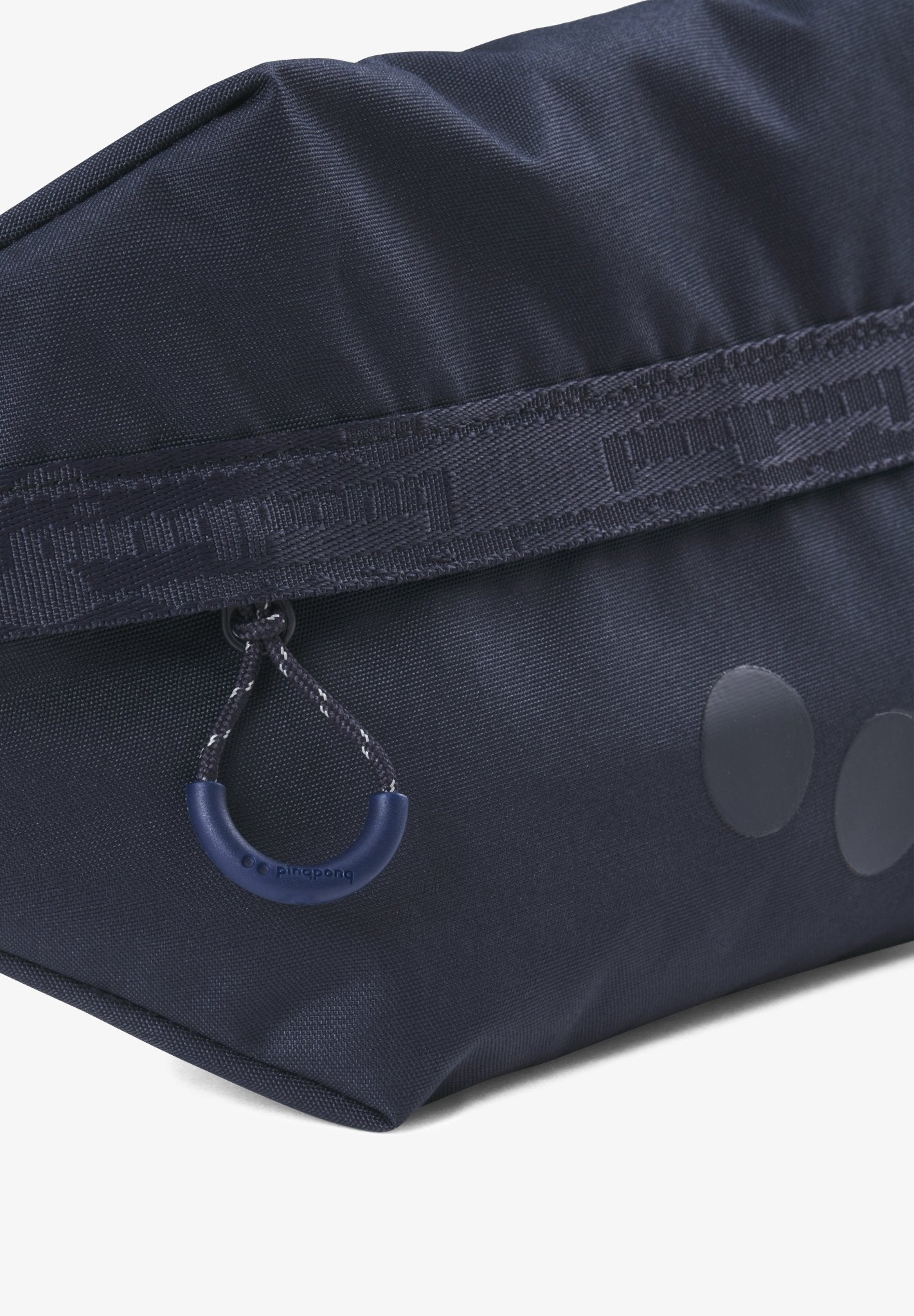 PINQPONQ - Brik Hipbag - Fjord Navy - BACKYARD