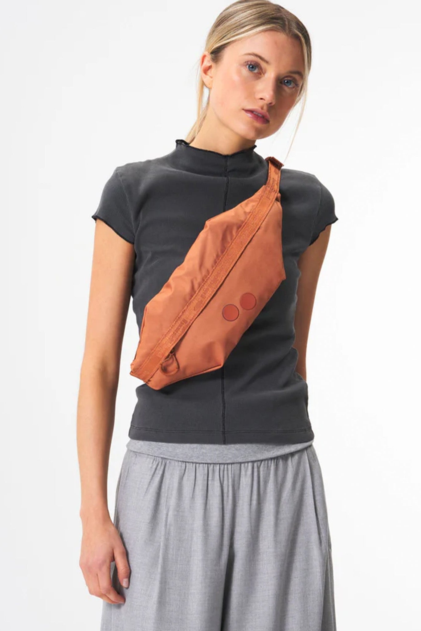 PINQPONQ - Brik Hipbag - Astro Dust - BACKYARD