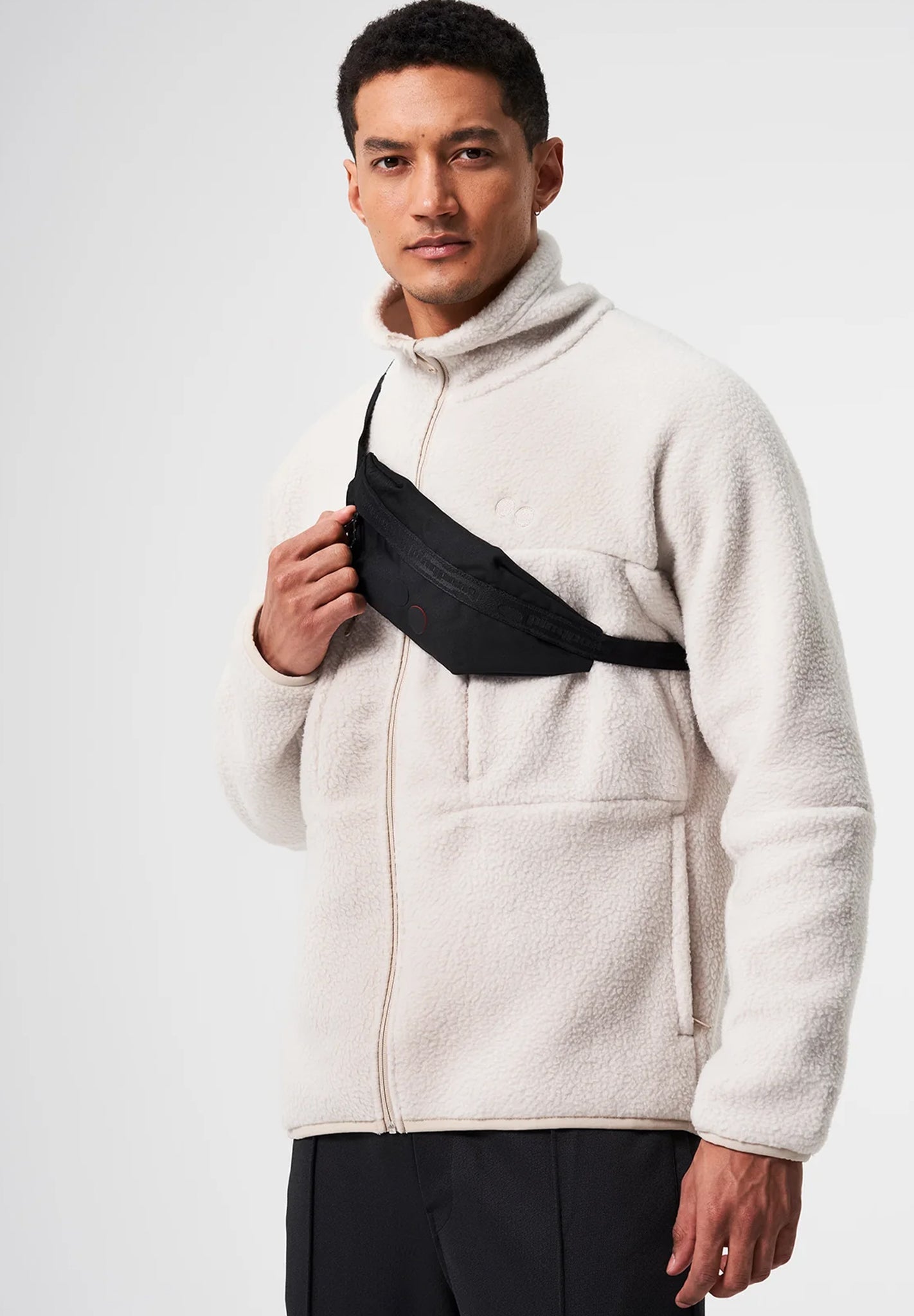 PINQPONQ - Nik Hipbag - Rooted Black - BACKYARD