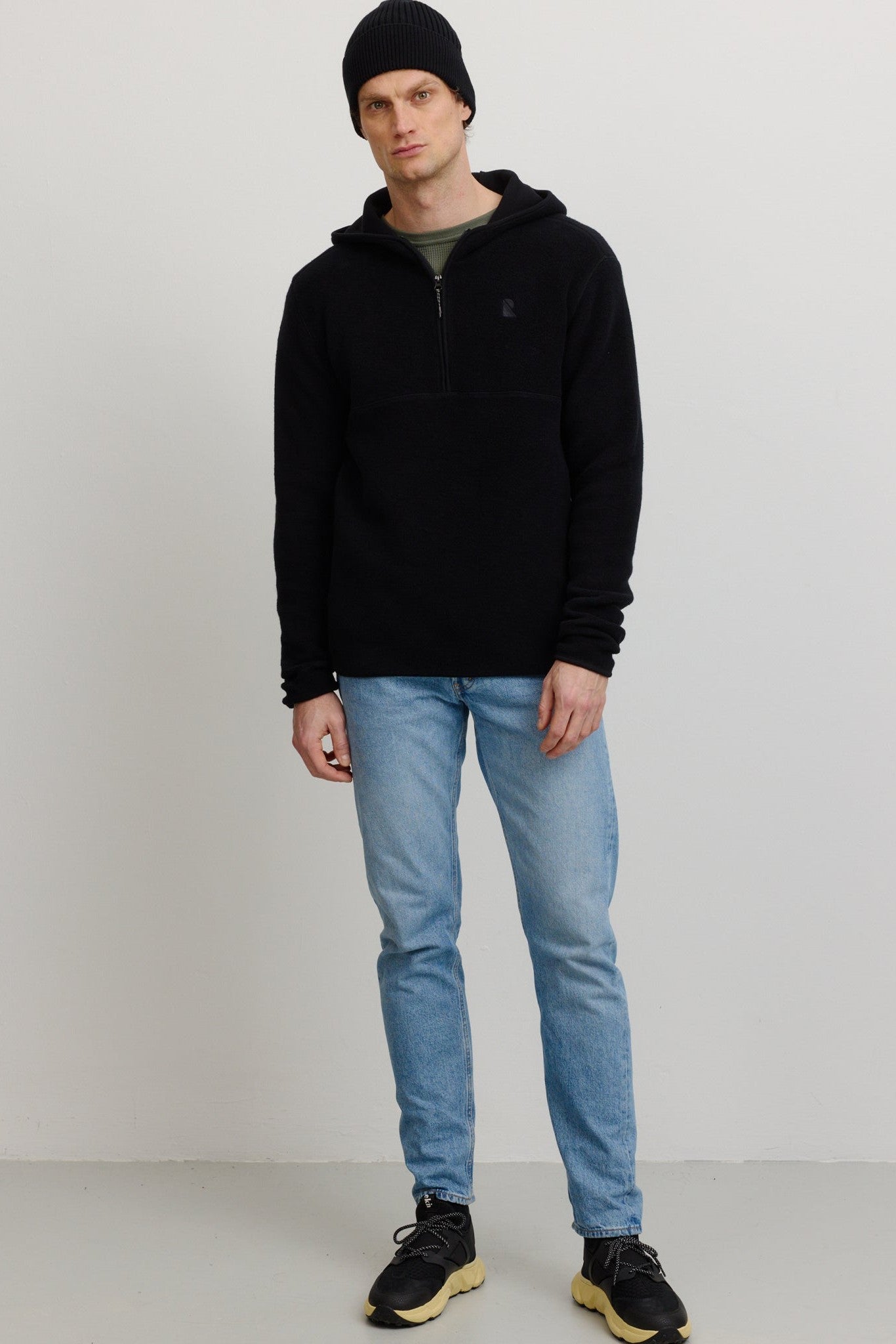 RECOLUTION - Caimito - Black - BACKYARD