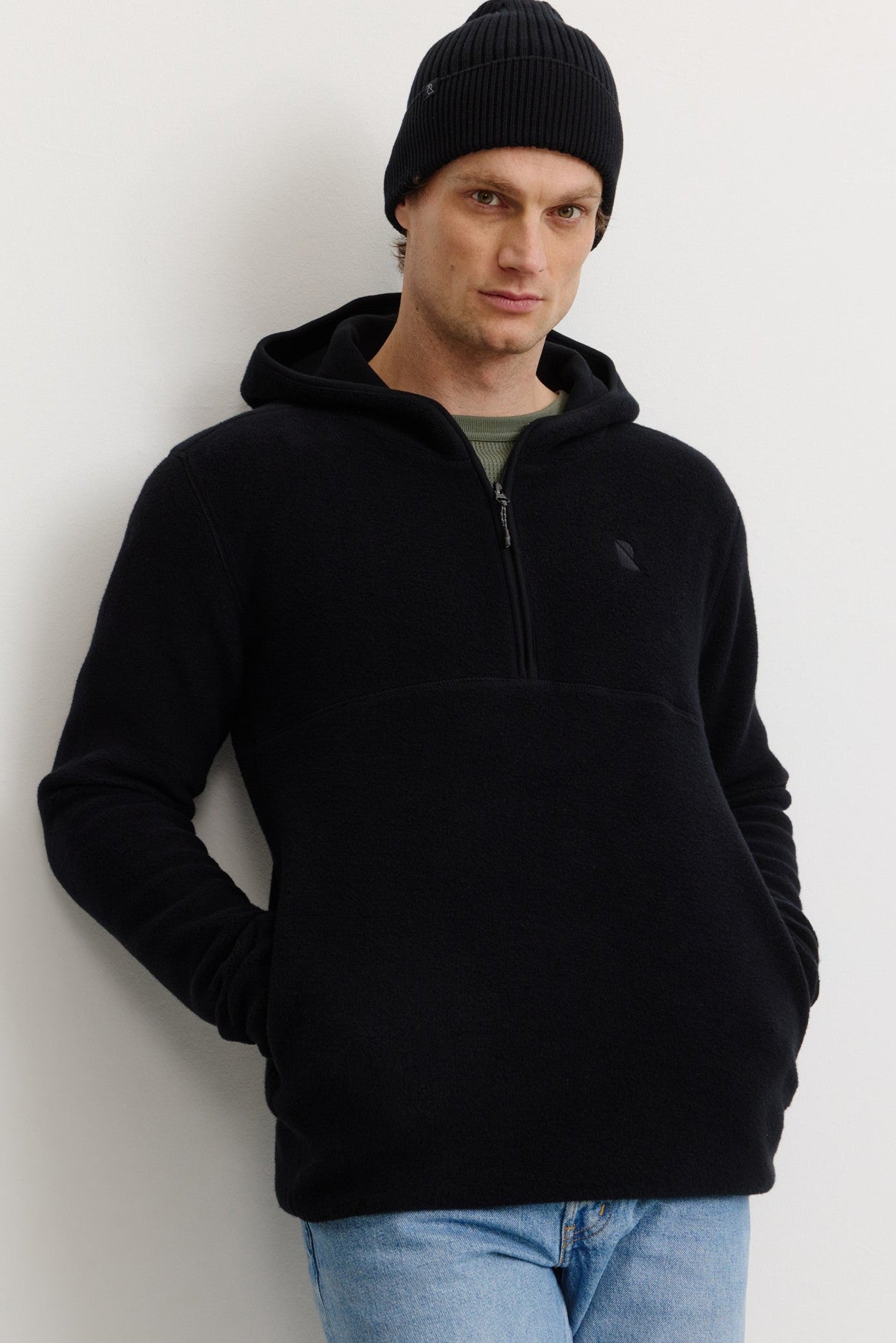 RECOLUTION - Caimito - Black - BACKYARD