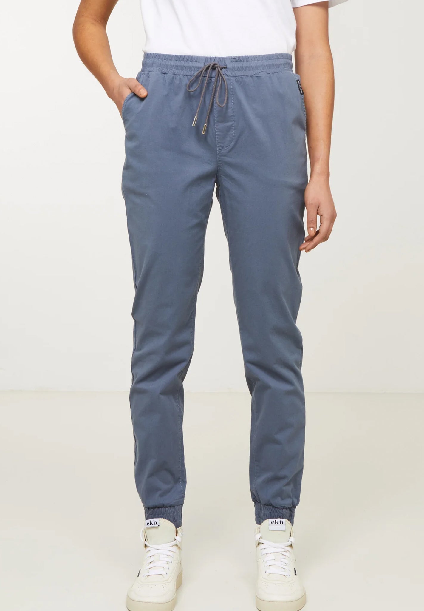 RECOLUTION - Calathea - Dove Blue - BACKYARD