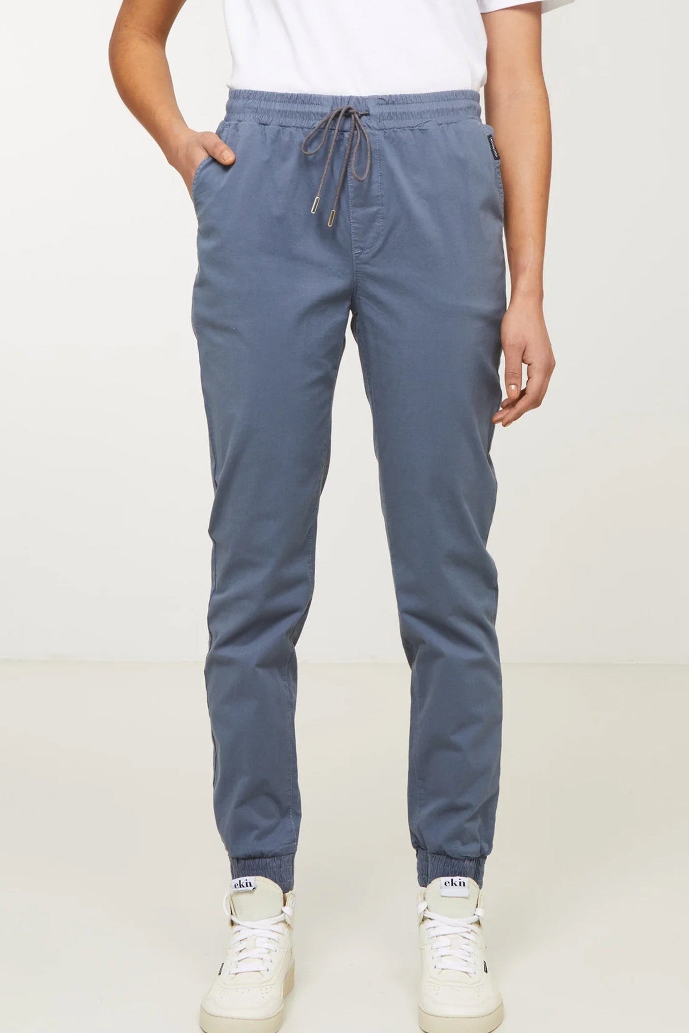 RECOLUTION - Calathea - Dove Blue - BACKYARD