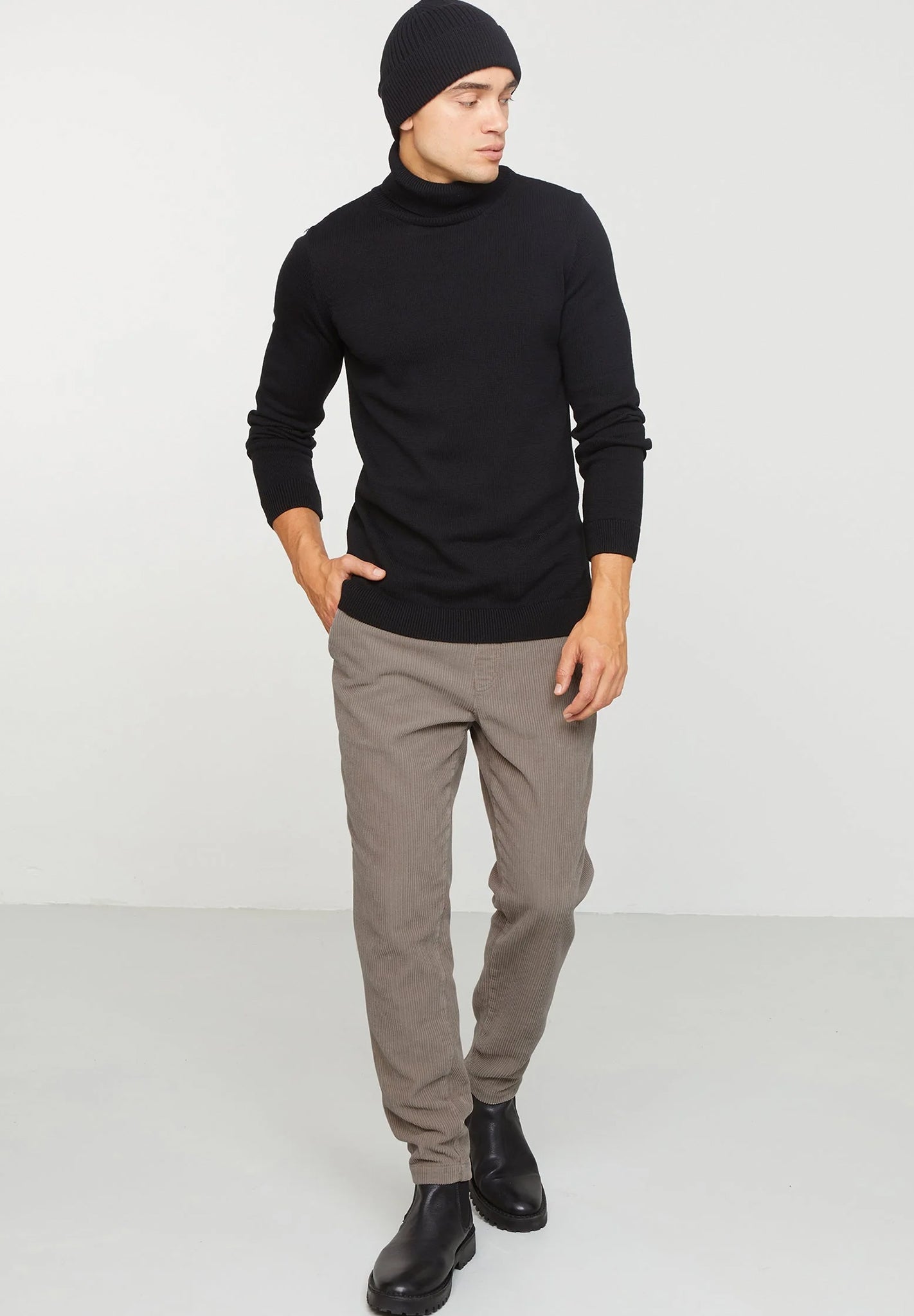 RECOLUTION - Cas - Hazel Brown - BACKYARD