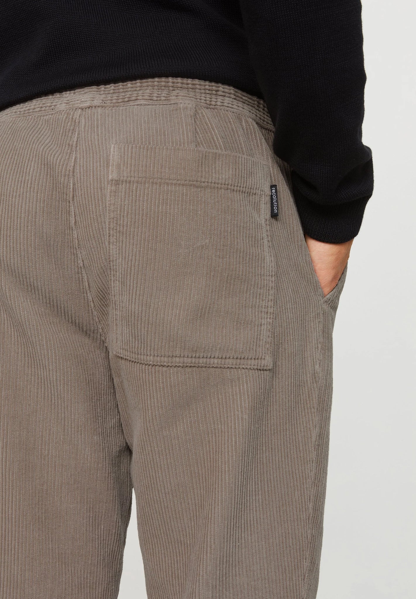 RECOLUTION - Cas - Hazel Brown - BACKYARD