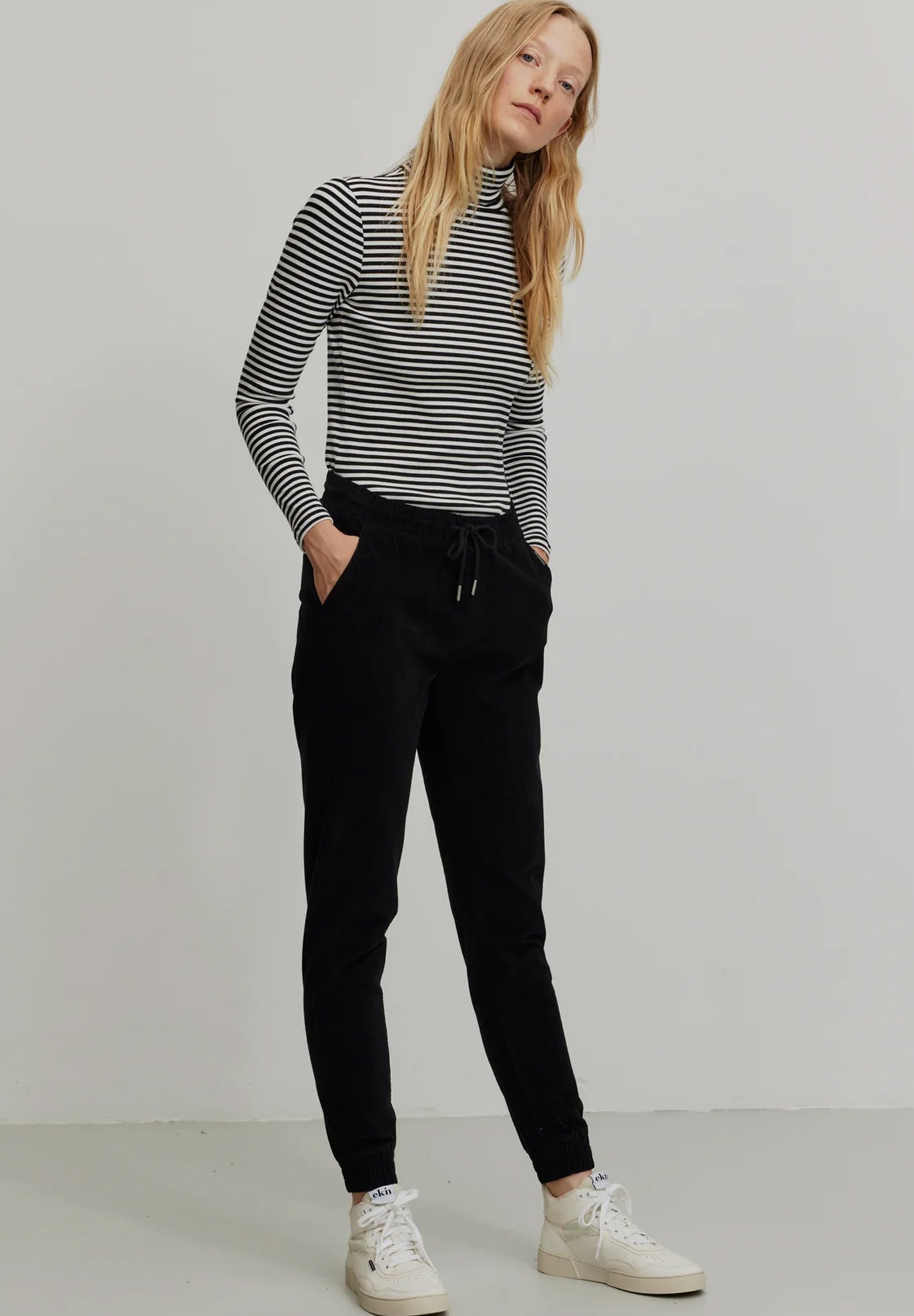 RECOLUTION - Chaiturus - Black - BACKYARD