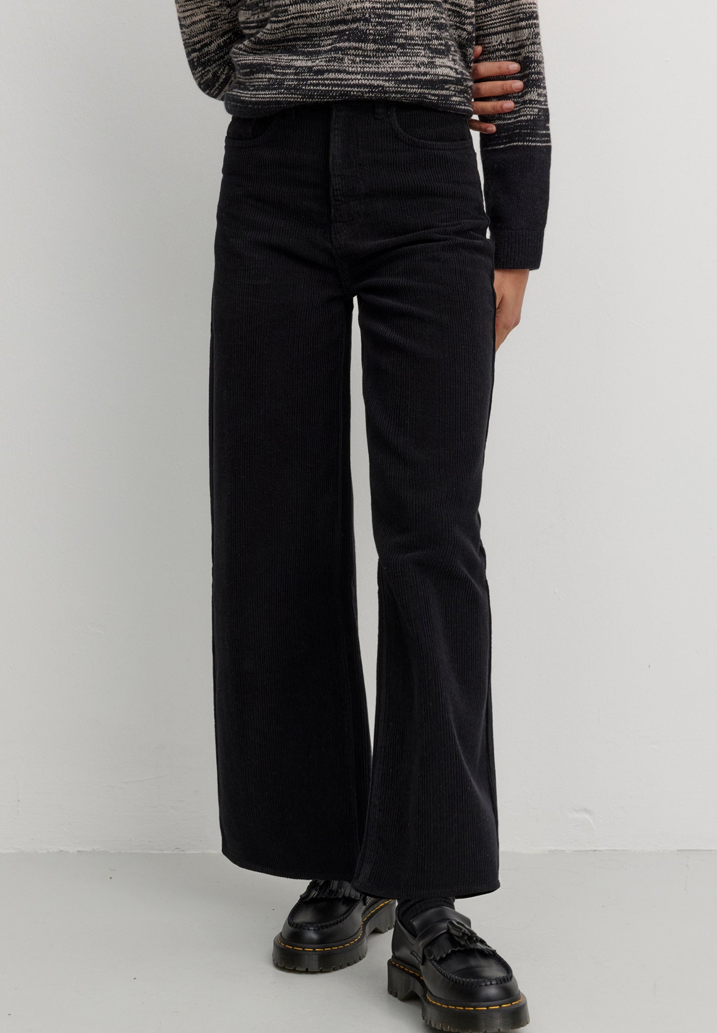 RECOLUTION - Erica Corduroy - Black - BACKYARD