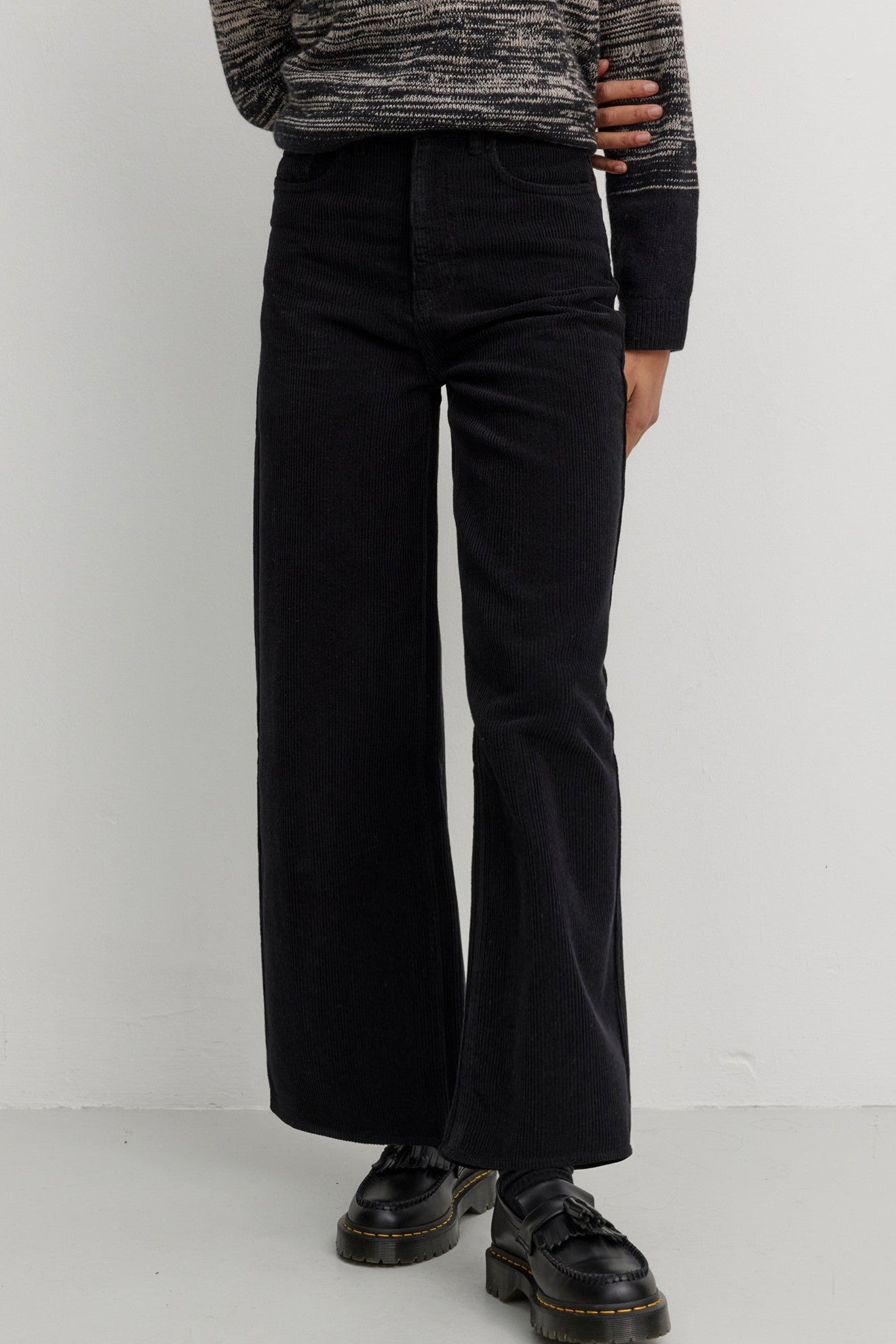 RECOLUTION - Erica Corduroy - Black - BACKYARD