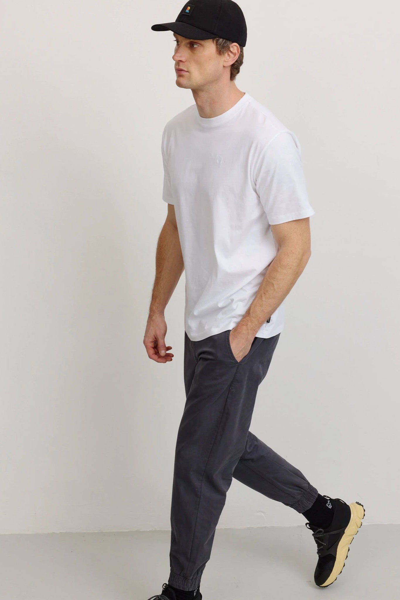 RECOLUTION - Musa - Dark Grey - BACKYARD