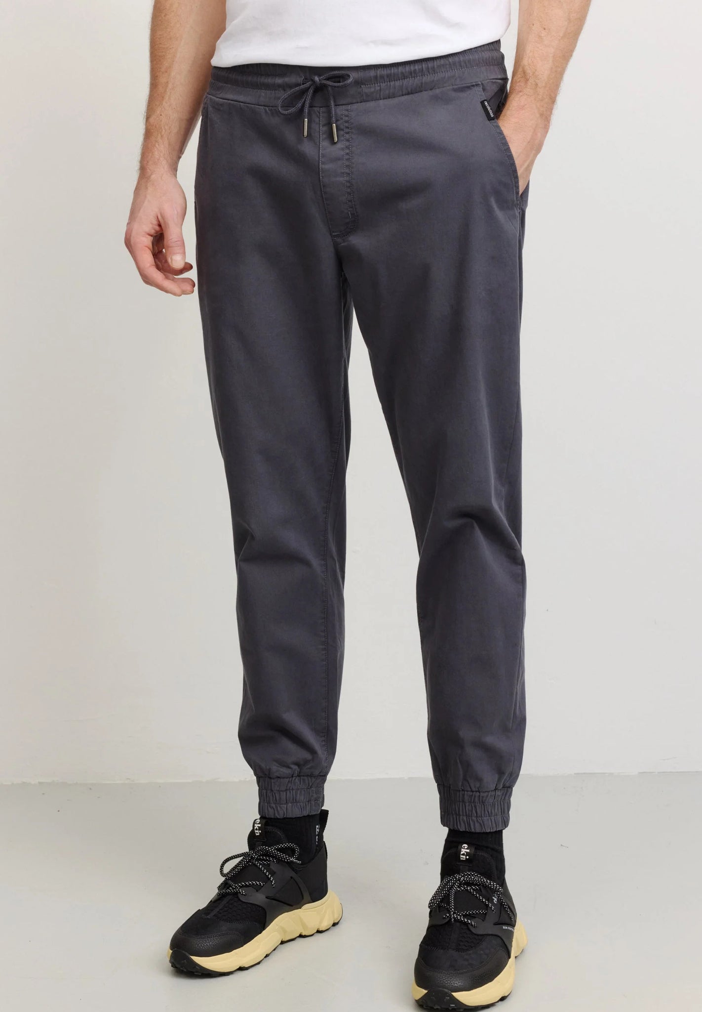 RECOLUTION - Musa - Dark Grey - BACKYARD