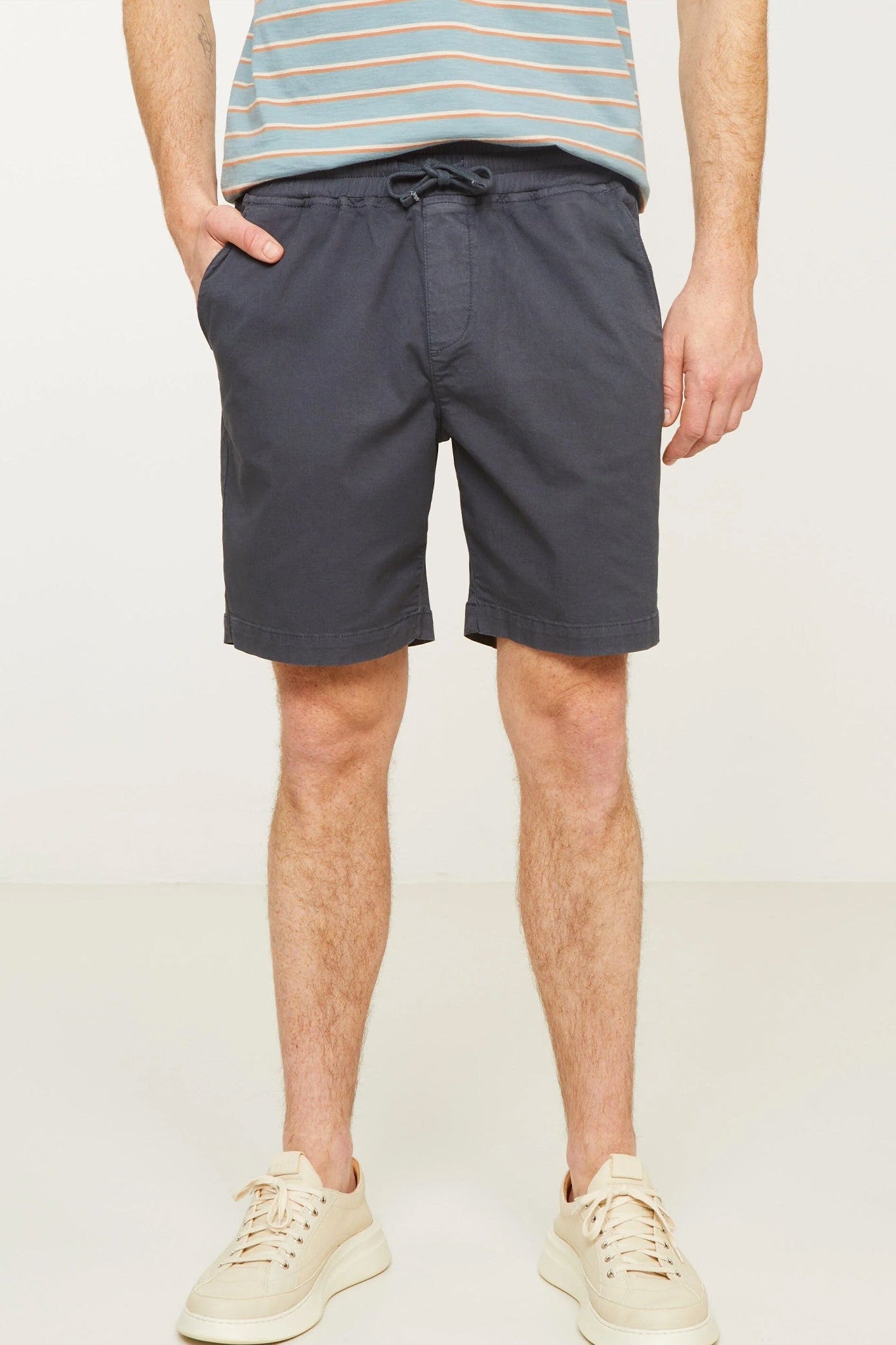 RECOLUTION - Quince - Dark Grey - BACKYARD