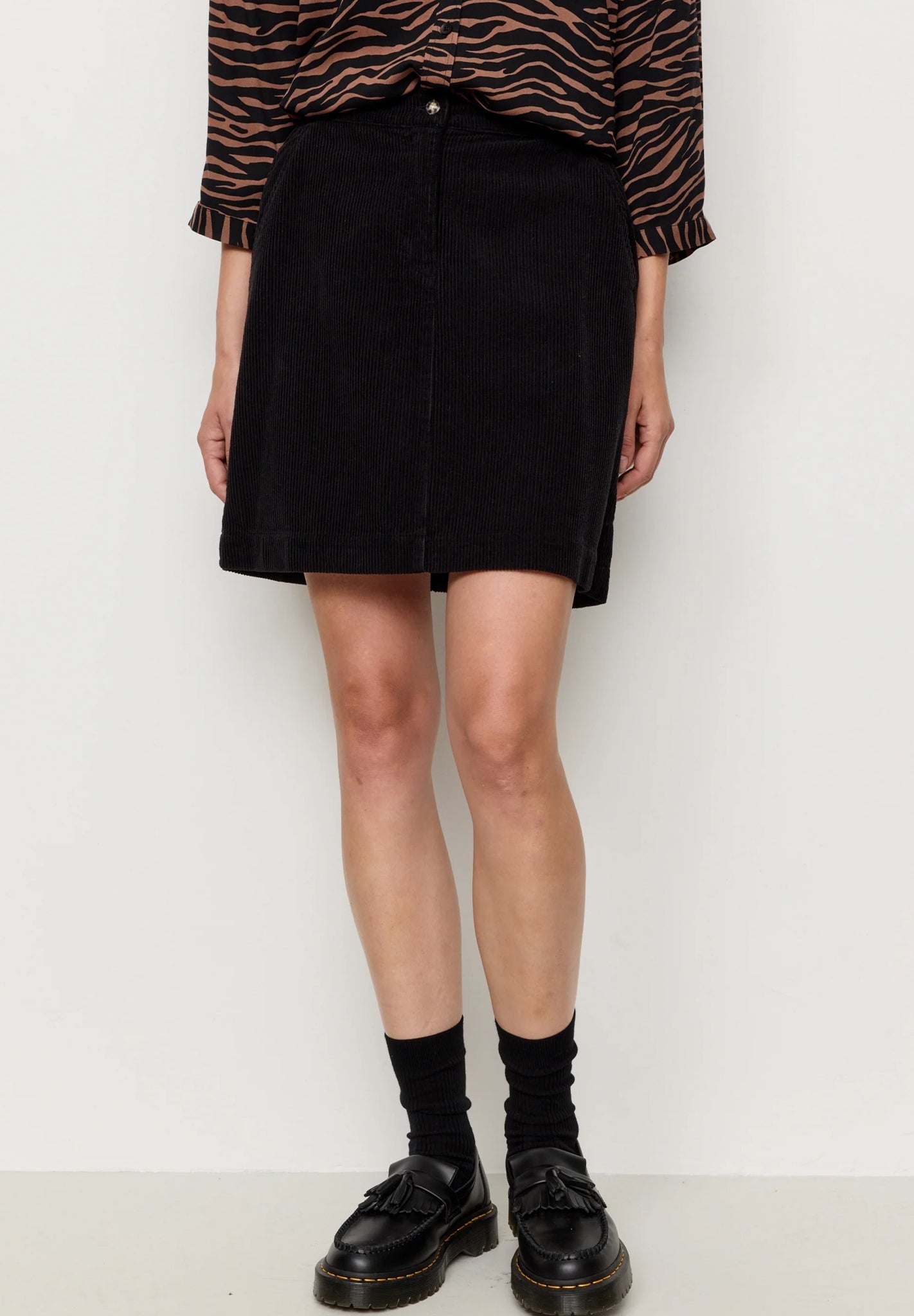 RECOLUTION - Wisteria - Black - BACKYARD