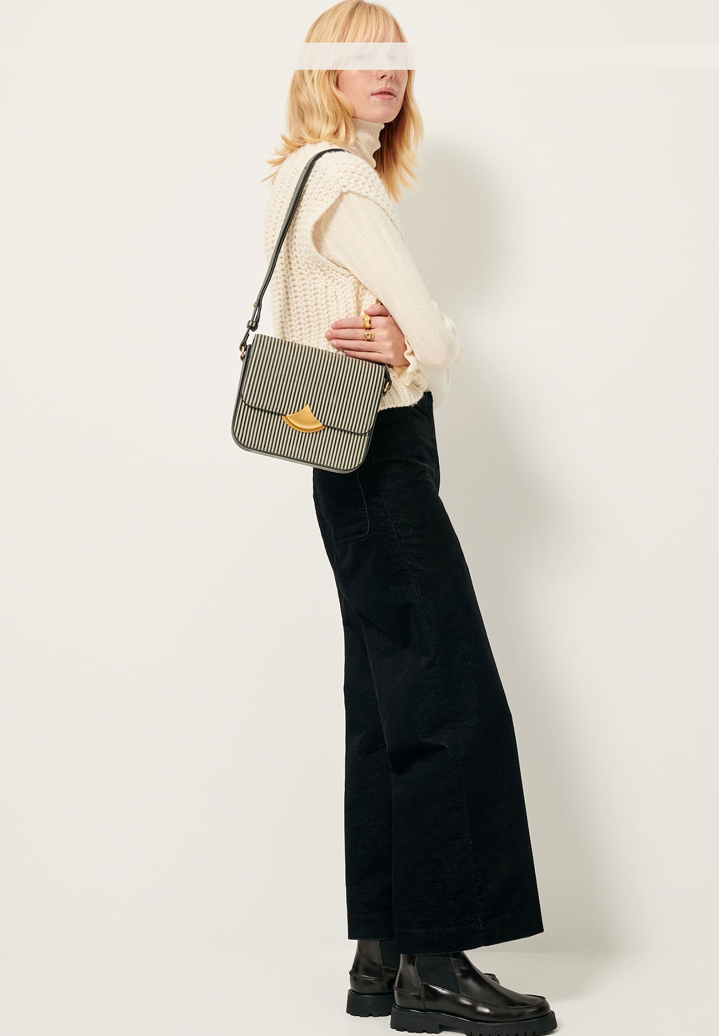 SESSUN - Alvelvet - Black - BACKYARD