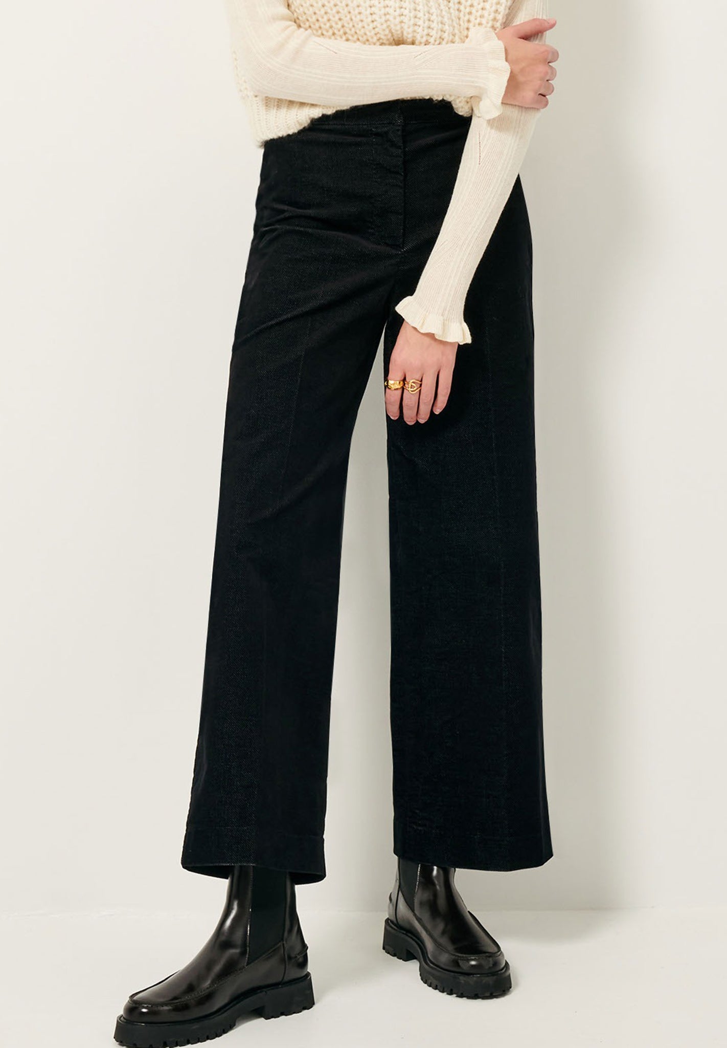 SESSUN - Alvelvet - Black - BACKYARD