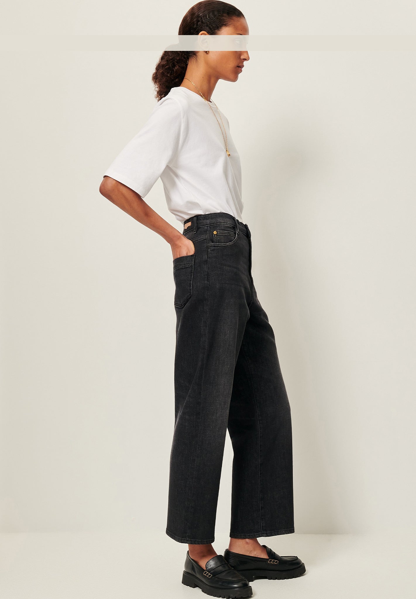 SESSUN - Bay Cruise - Brocken Black - BACKYARD