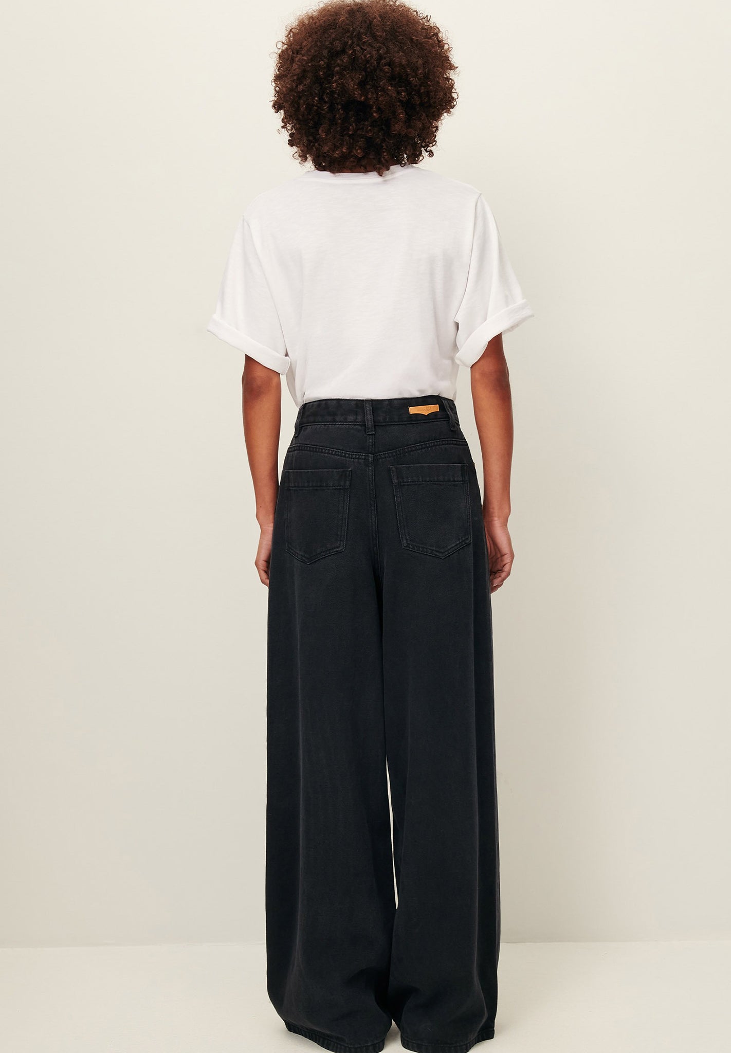 SESSUN - Dalt - Black - BACKYARD