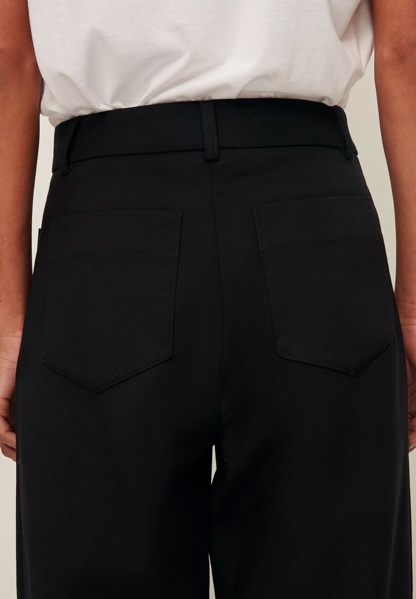 SESSUN - Hudkin - Black - BACKYARD