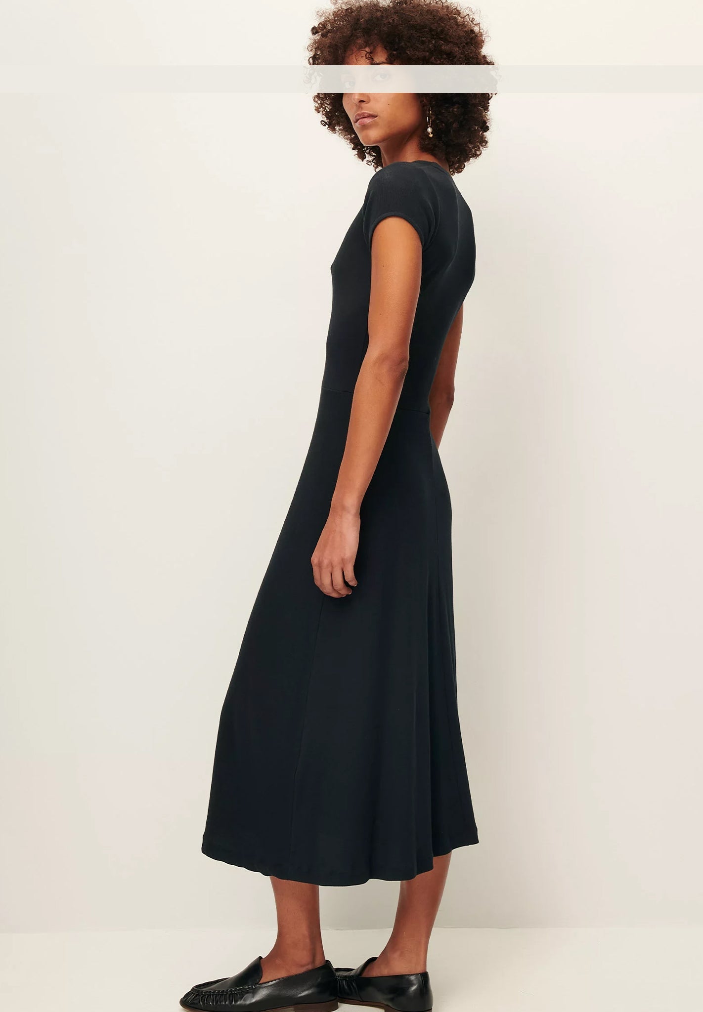 SESSUN - Nea - Moonless - BACKYARD