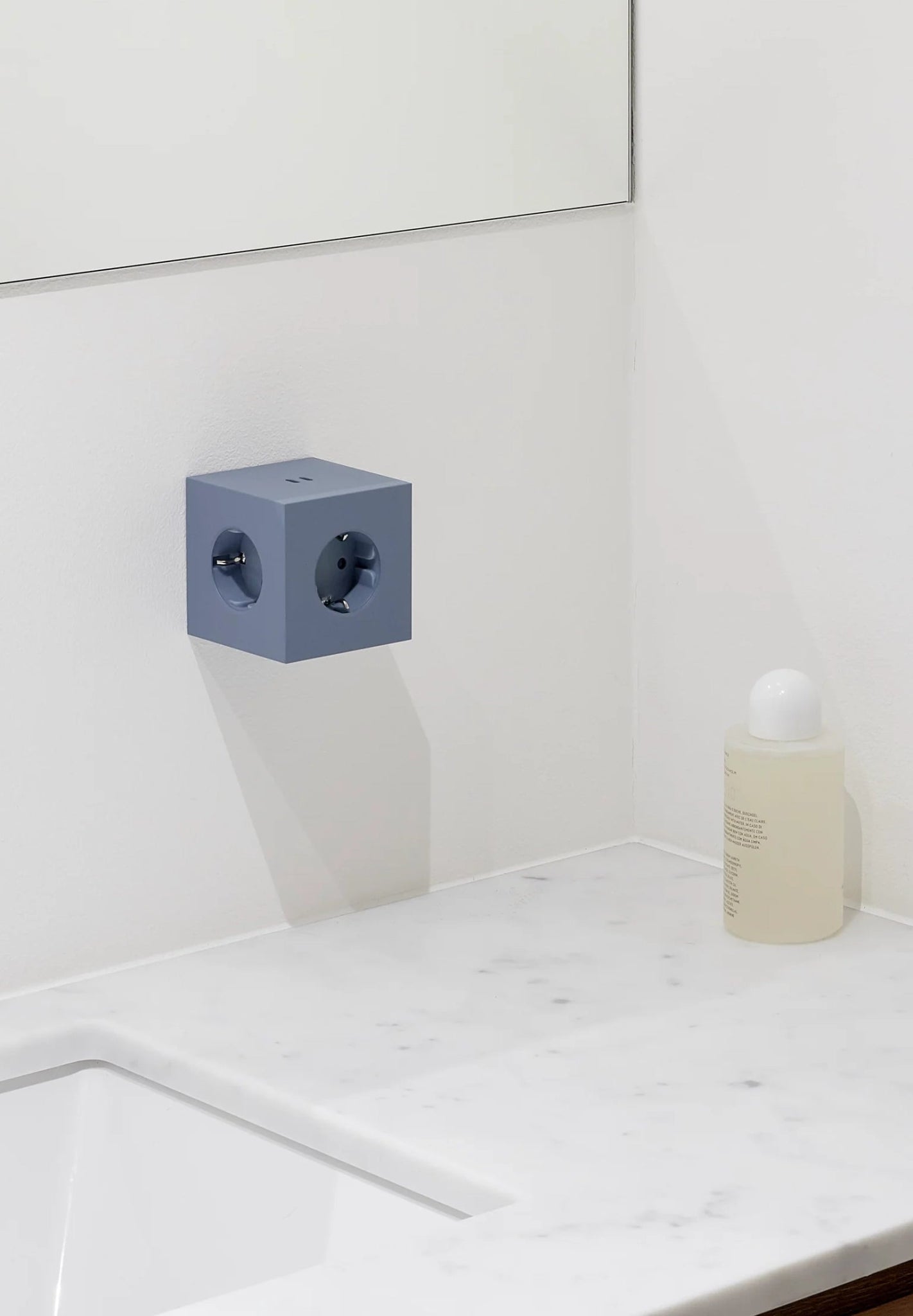 AVOLT - Square 2 - Ocean Blue - BACKYARD