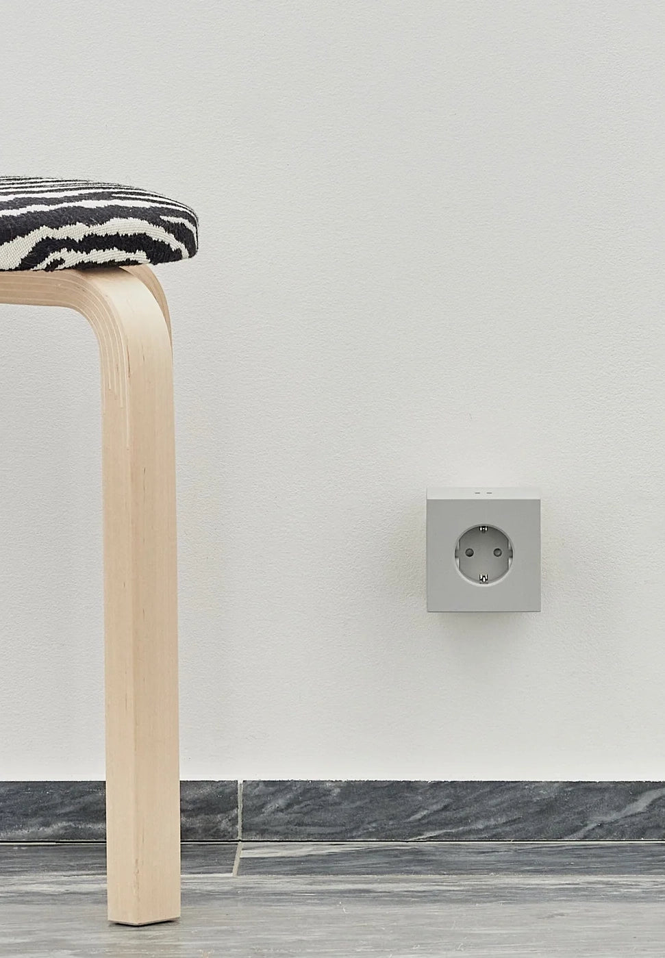 AVOLT - Square 2 - Gotland Grey - BACKYARD