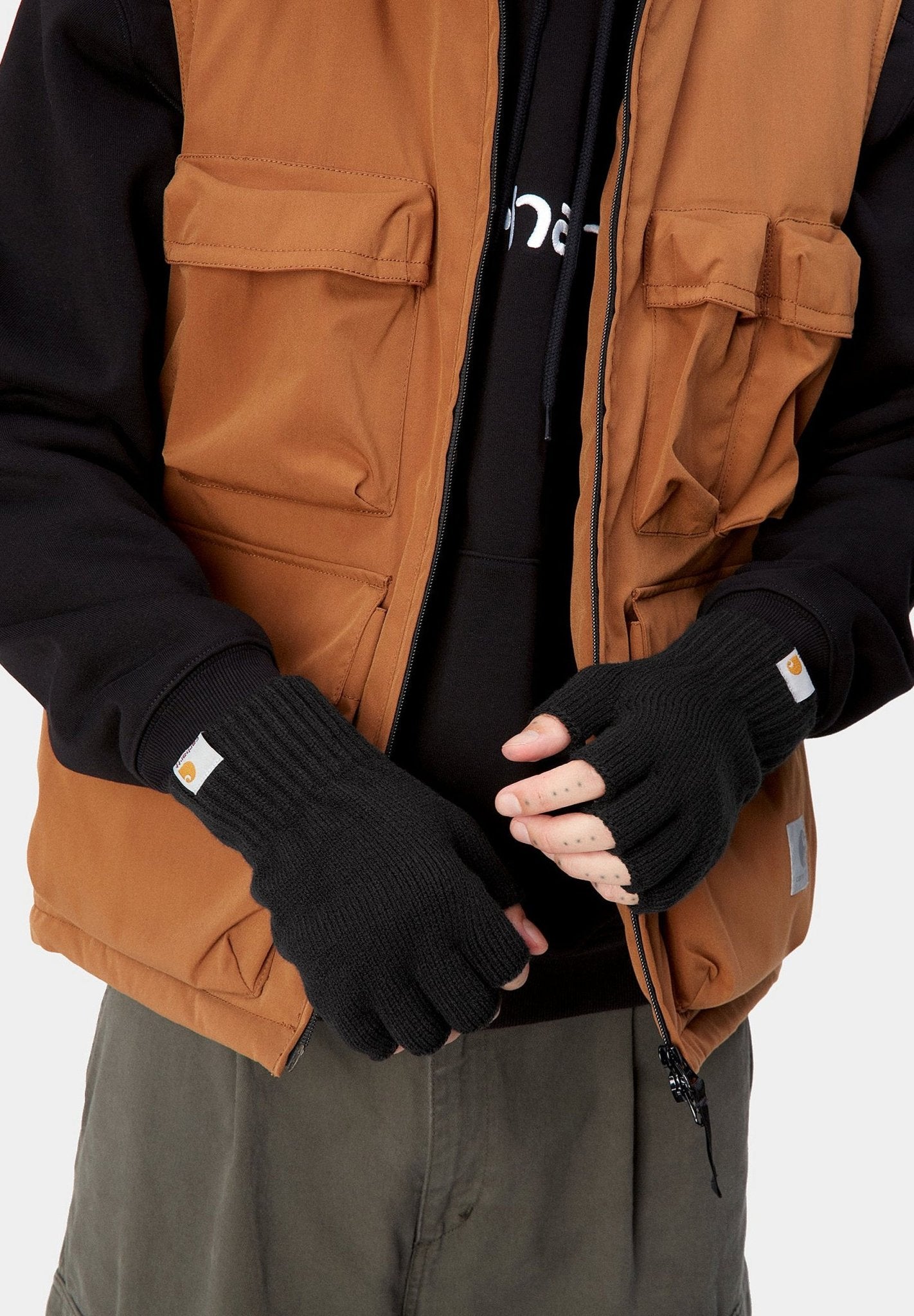 CARHARTT WIP - Carhartt Mitten - Black - BACKYARD