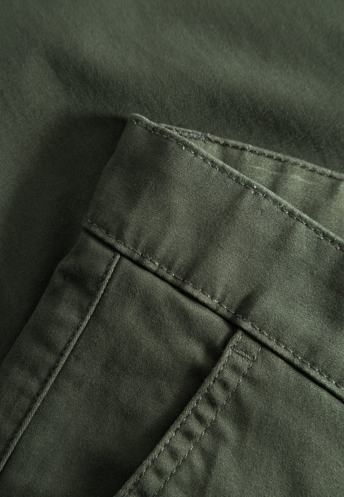 KNOWLEDGE COTTON - Luca Slim Twill Chino Pants - Forest Night - BACKYARD