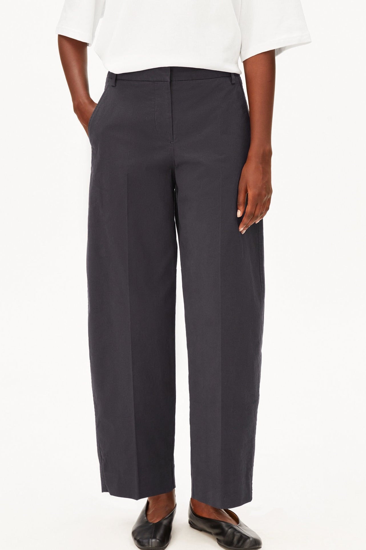 ARMEDANGELS-Barrel Leg Twill Pant-Dark Steel-BACKYARD