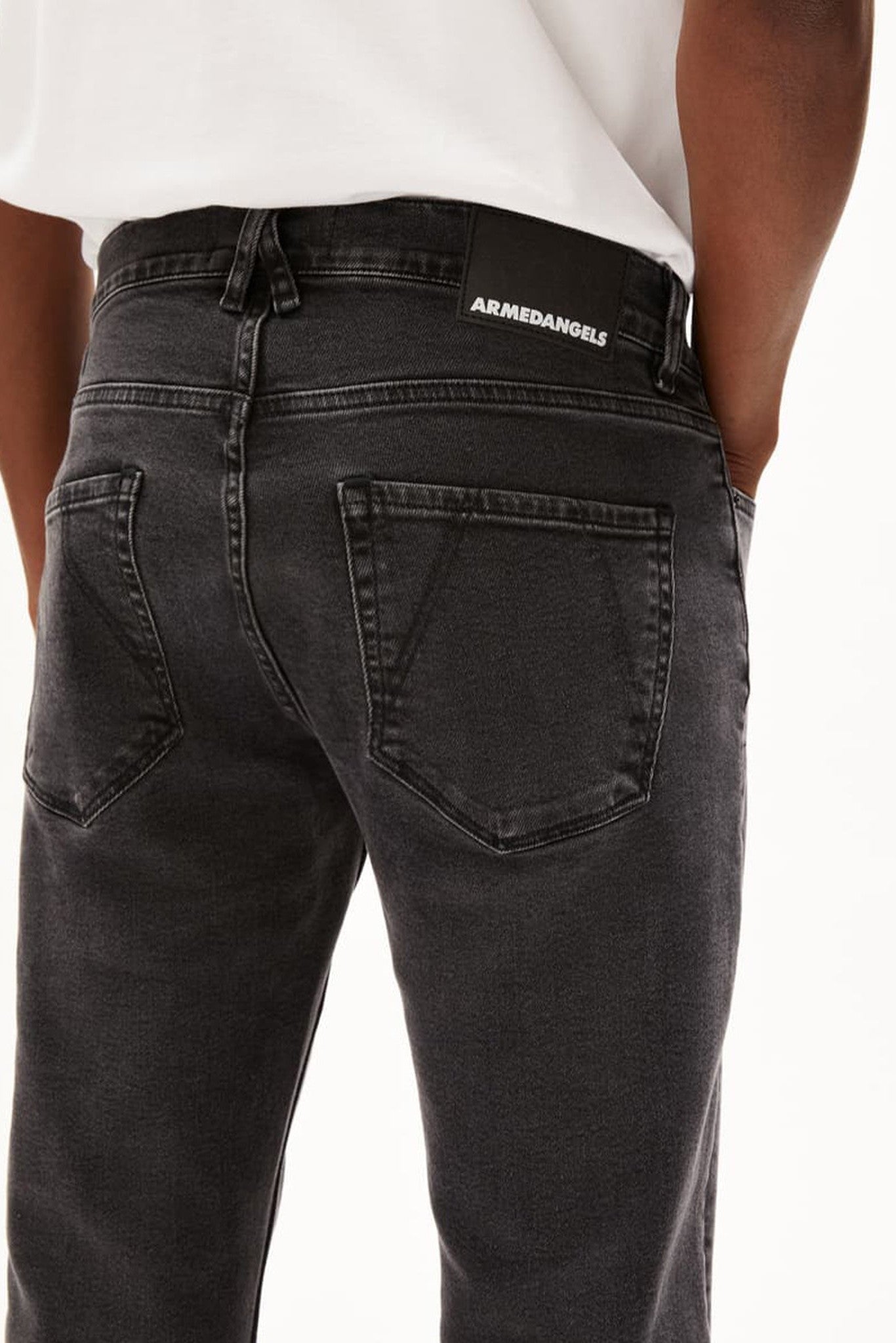 ARMEDANGELS - Iaan - Smoked - BACKYARD