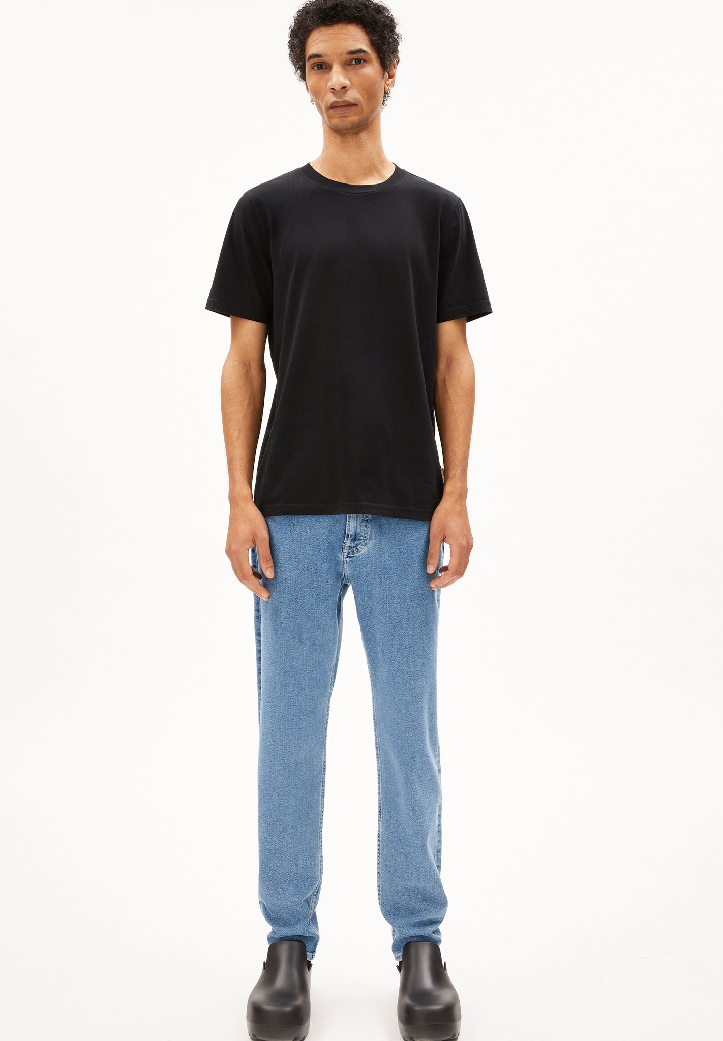 ARMEDANGELS - Jaames - Black - BACKYARD