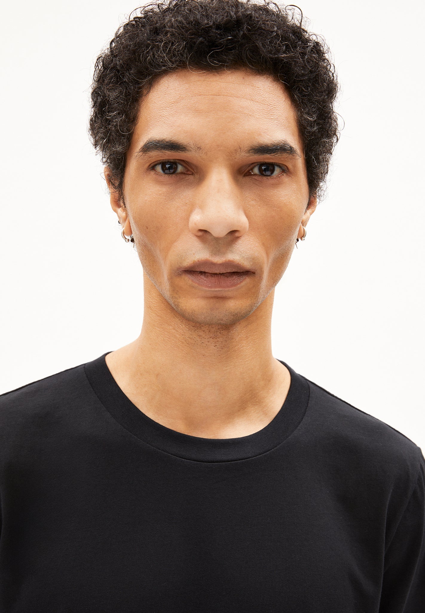 ARMEDANGELS - Jaames - Black - BACKYARD